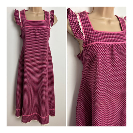 Vintage 1970s C&A UK Size 8 Plum Purple & Pink Check Print Lace Trim Cotton Mix Smock Dress