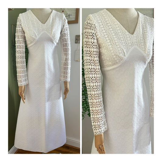 Vintage 1960s Size 6-8 White Textured Lace Long Sleeve Crimplene Mod Summer/Wedding Maxi Dress