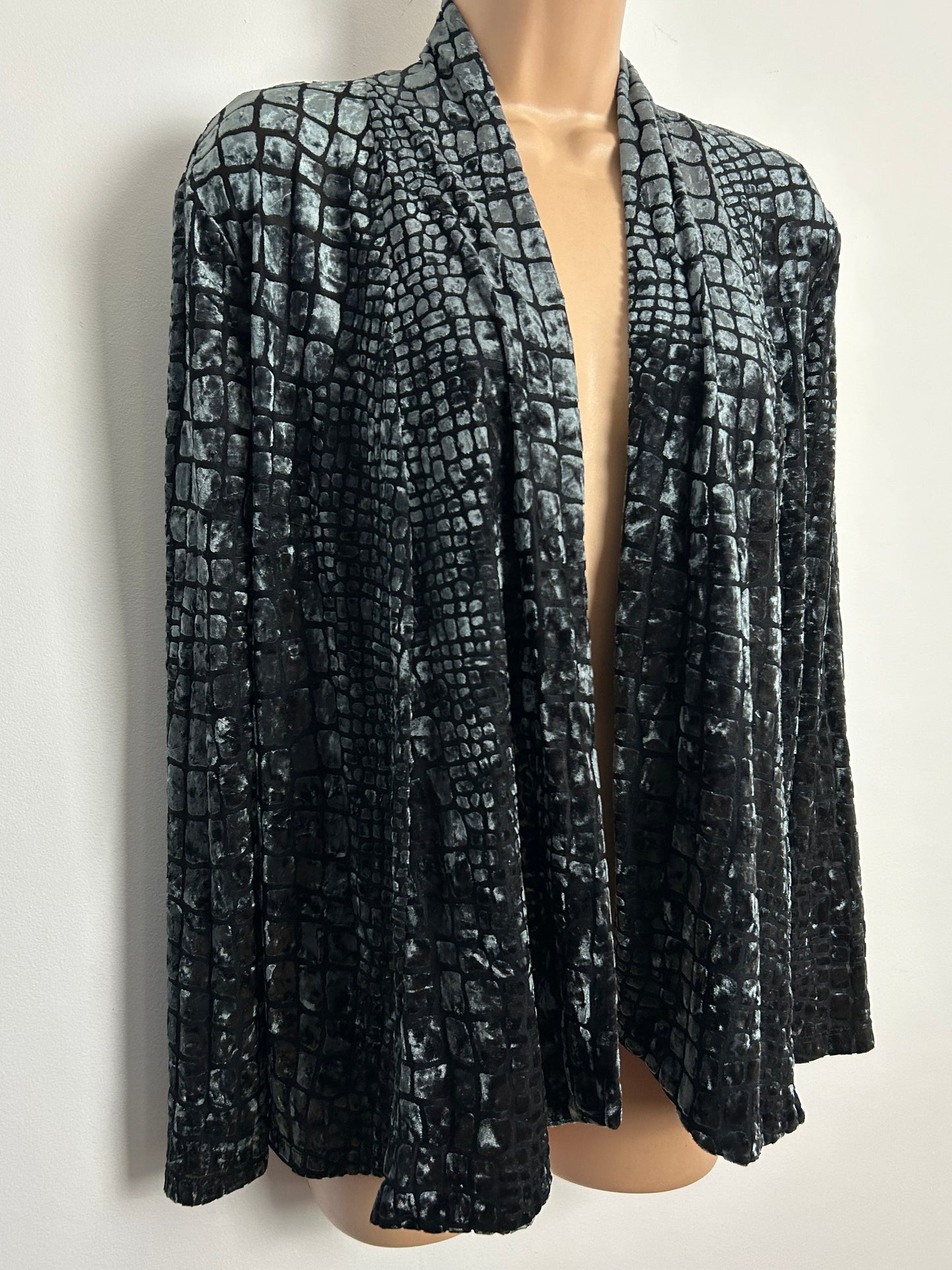 Vintage 1990s KIM & CO Size M (Up To Size 12) Pewter Velour/Velvet Reptile Pattern Open Fronted Cover Up