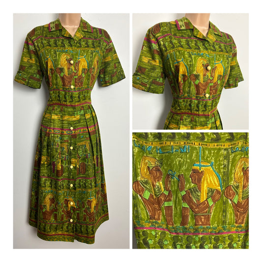 Vintage 1950s Size 12 Green & Brown Egyptian Nefertiti & Tutankhamun Novelty Print Cotton Day Dress