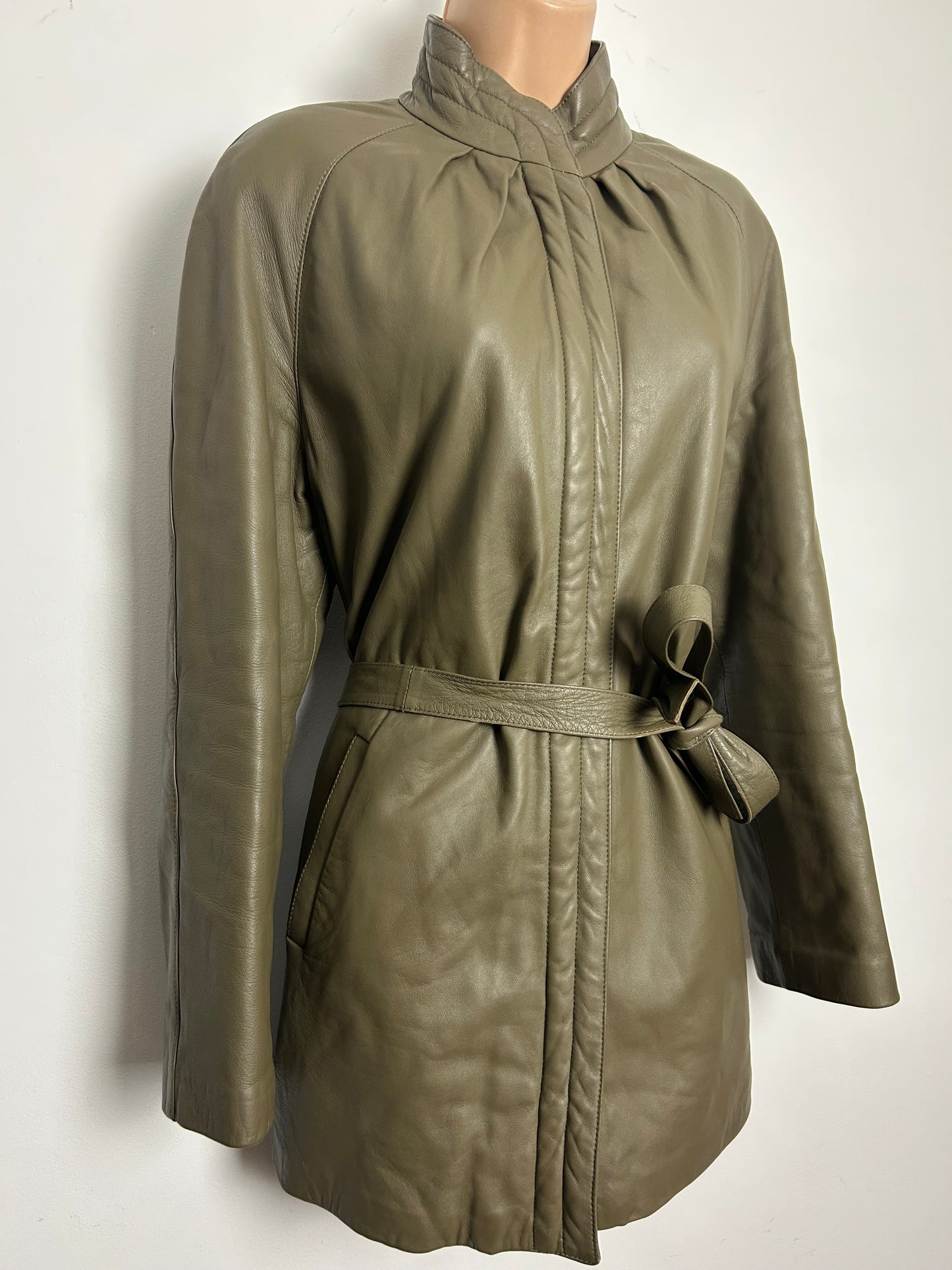 Vintage 1980s ITALIAN Size 12-14 Taupe Belted Soft Leather Coat