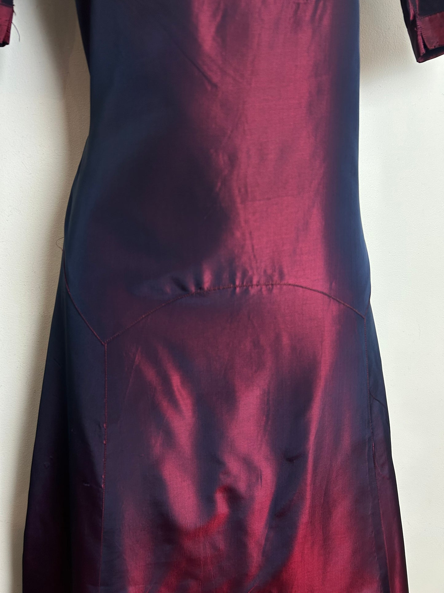 Vintage Original 1930s Size 8-10 Iridescent Plum Purple Satin Shirred Ruffle Detail Evening Dress