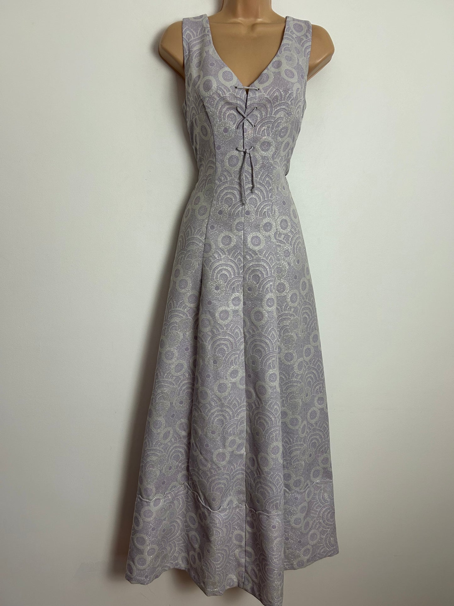 Vintage 1970s UK Size 8 Pale Lilac & Silver Lurex Abstract Deco & Circle Print Occasion Maxi Dress