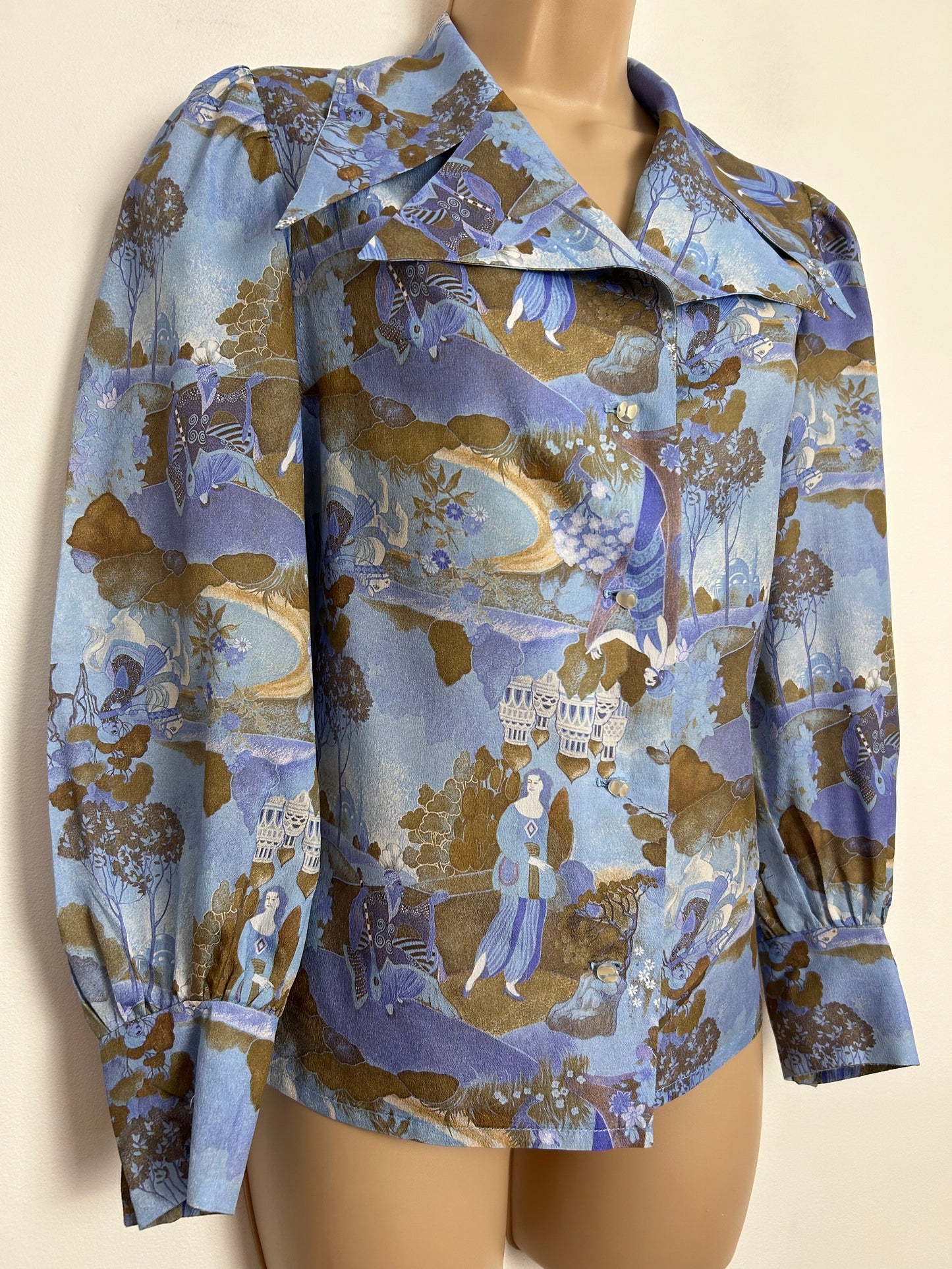 Vintage 1970s UK Size 8-10 Blue & Brown Persian Garden Scenes Novelty Print Double Collar Shirt