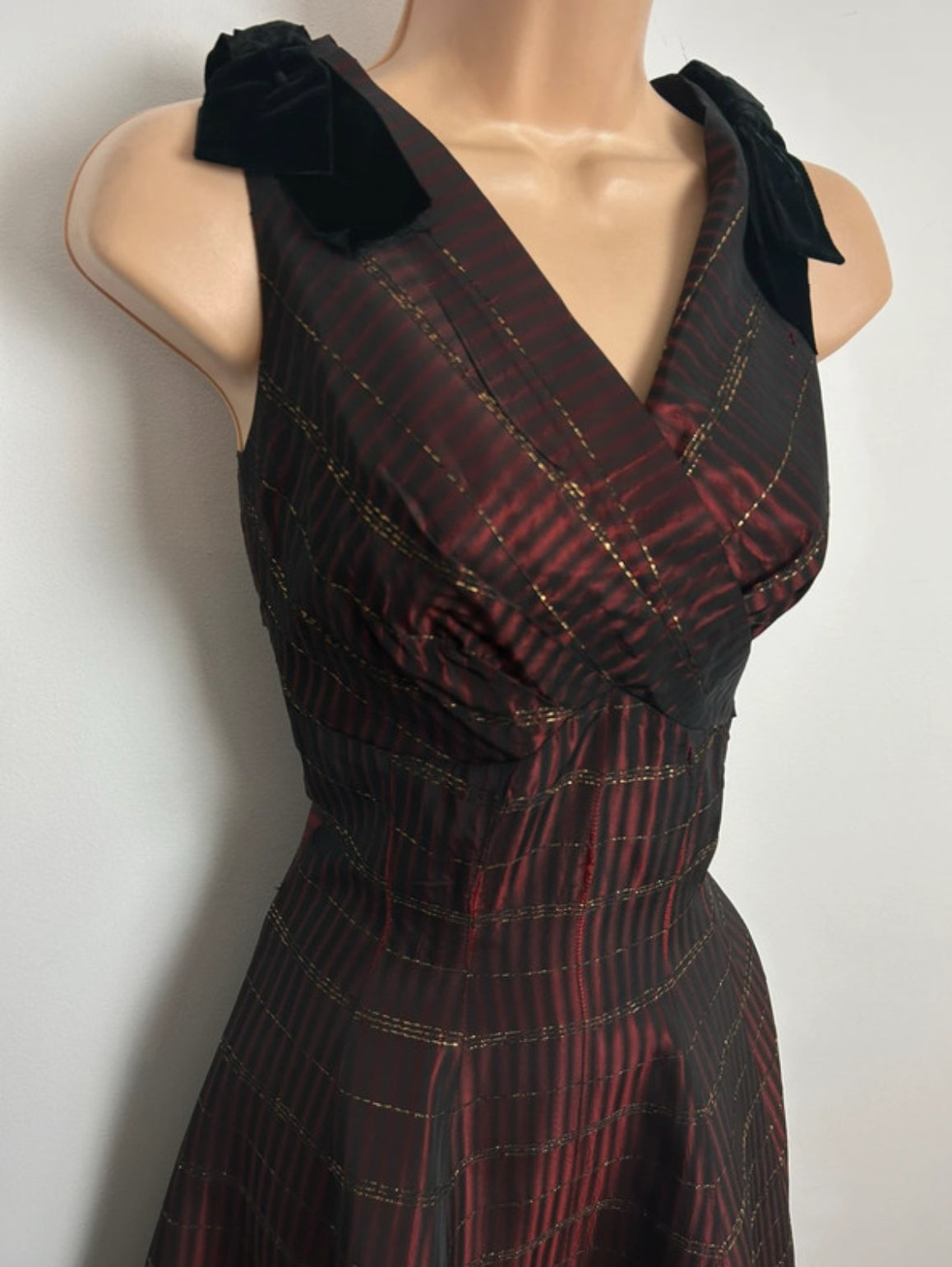 Vintage Late 1950s Size 8 Maroon & Metallic Pinstripe Bow Detail Party Prom Xmas Day Dress