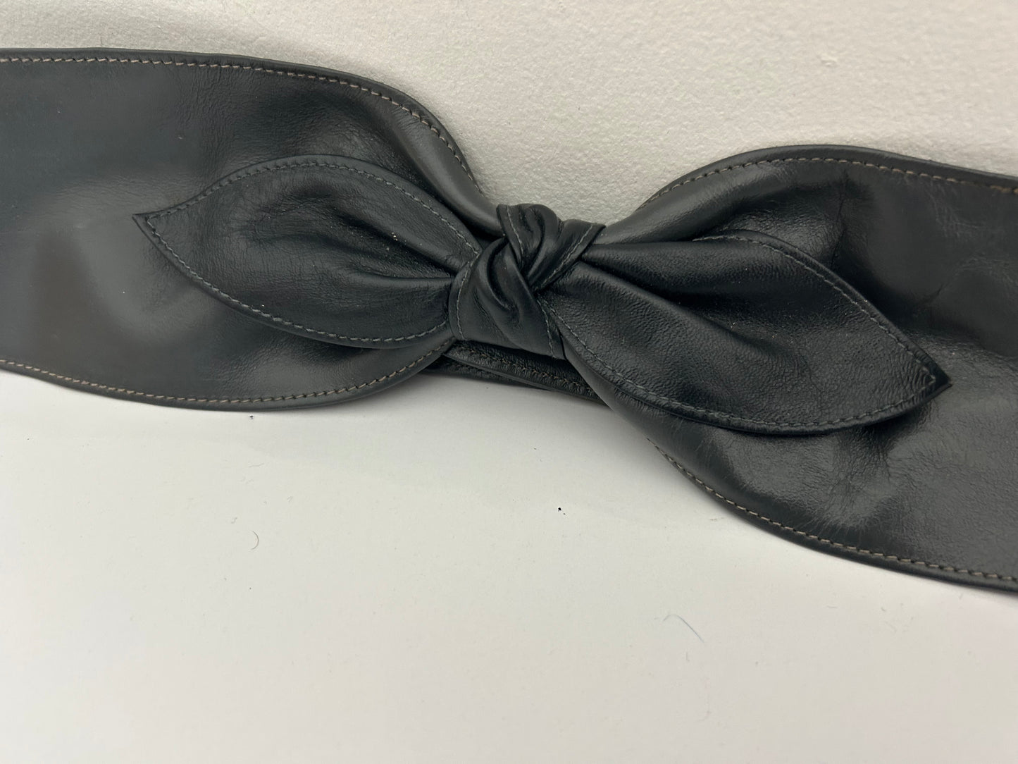Vintage 1980s STEPHEN COLLINS Grey Leather Bow Detail Cinch Belt 30" Waist