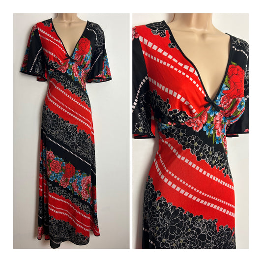 Vintage 1970s UK Size 12 Black Red & Blue Floral Print Short Flared Sleeve Nylon Lightweight Maxi Dress