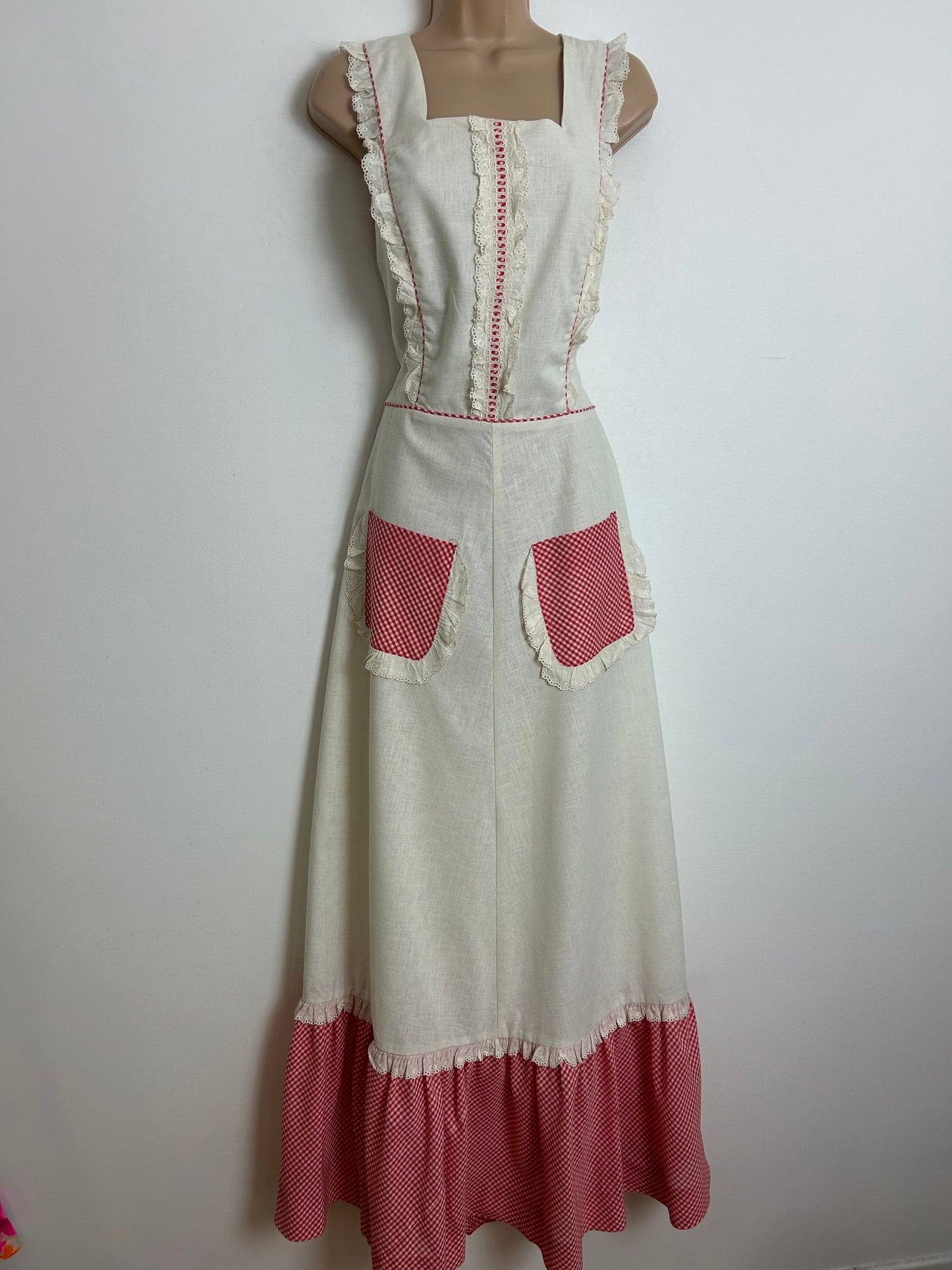 Vintage 1970s MR K Size 8 White & Red Gingham Contrast Open Back Pocket Detail Summer Prairie Boho Maxi Dress