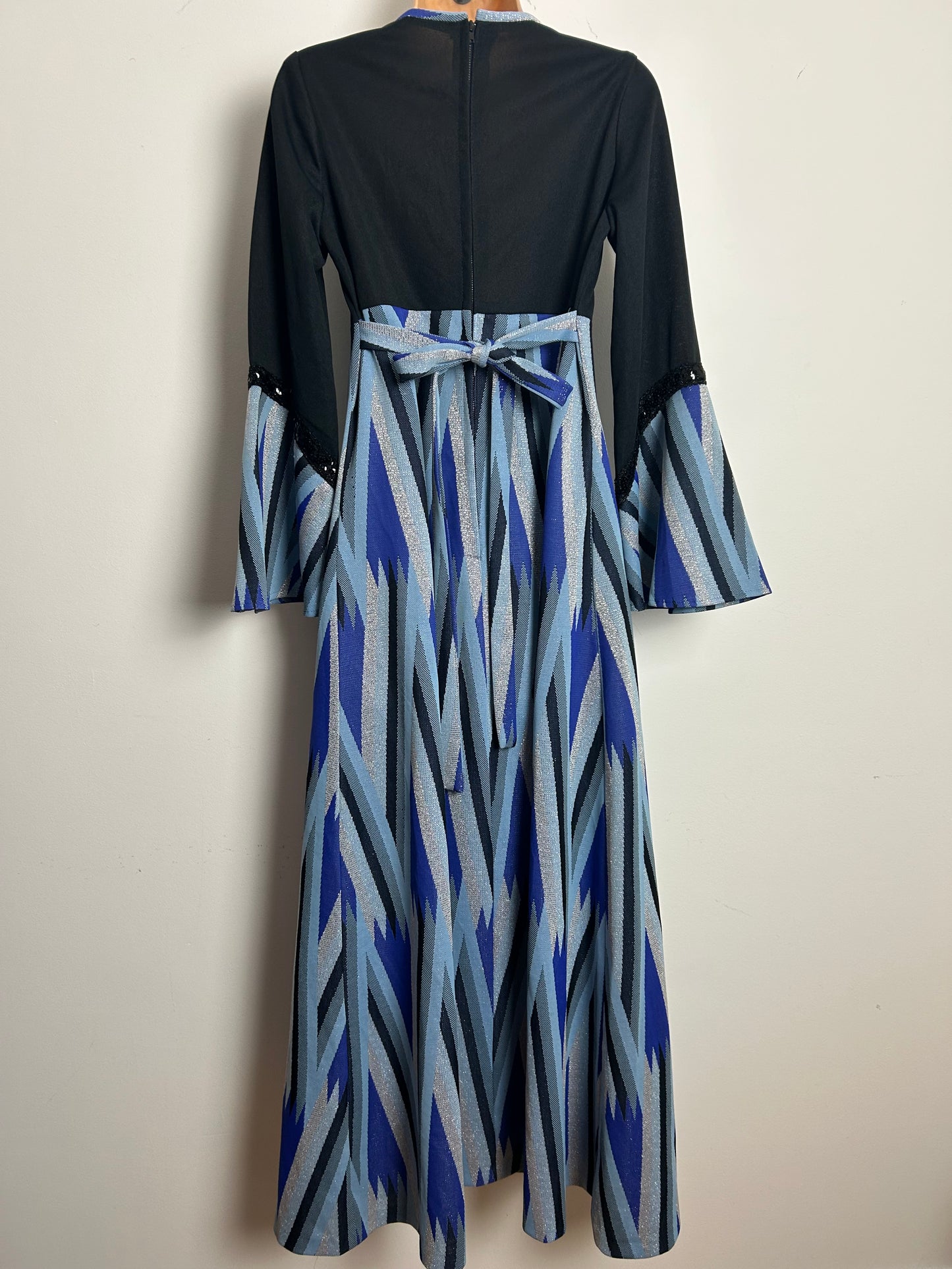 Vintage 1970s Size 12 Black Blue & Silver Stripe Print Long Flared Cuff Tie Back Evening Maxi Dress