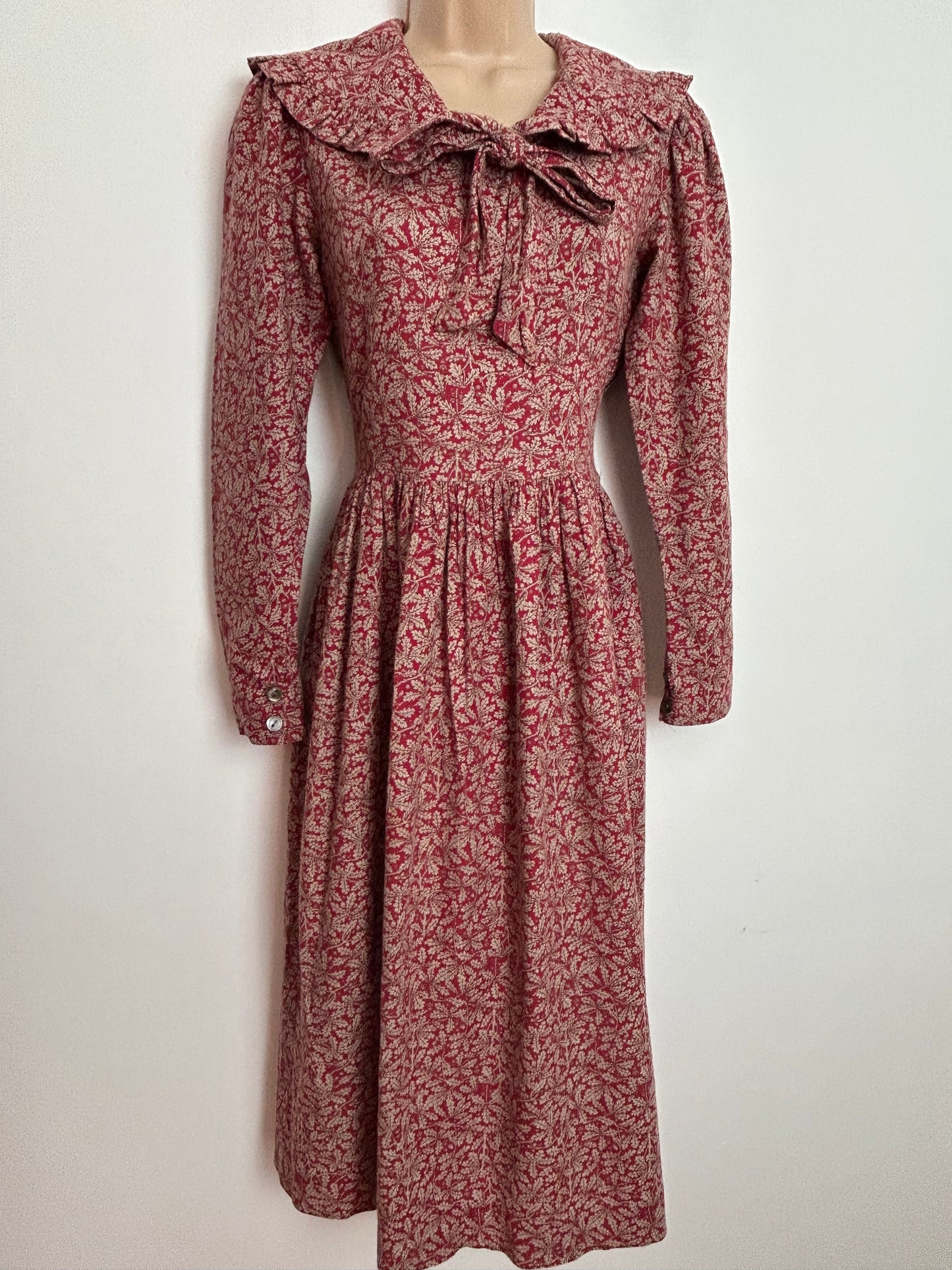 Vintage Early 1980s LAURA ASHLEY UK Size 8-10 (Labelled UK 10) Dark Red & Beige Leaf Print Tie Collar Wool Mix Day Dress