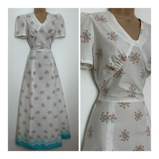 Vintage 1970s Size 10 Pretty White Pink & Blue Basket Of Flowers Print Cotton Mix Summer Maxi Dress