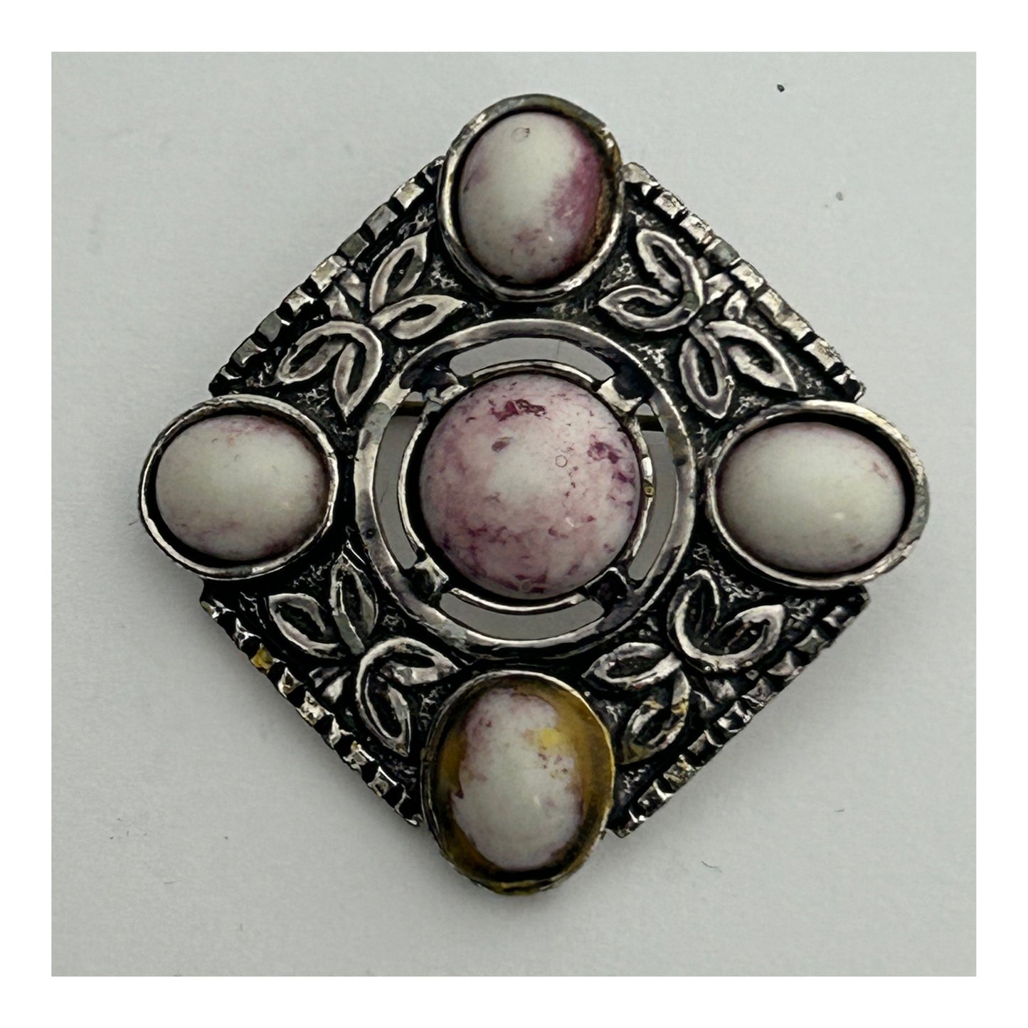 Vintage Silver Tone Base Metal Agate Stone Set Celtic Scottish Brooch