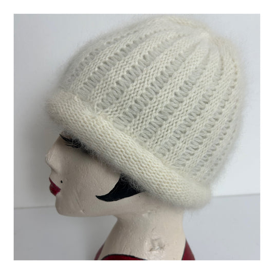Vintage Cream Wool & Angora Semi Chunky Knit Pull On Beanie Style Hat