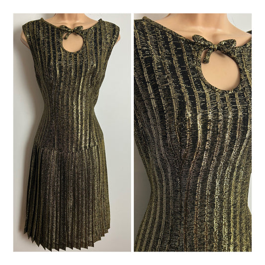 Vintage 1960s Size 8 Black & Gold Metallic Lurex Sleeveless Pleated Mod Shift Party Dress