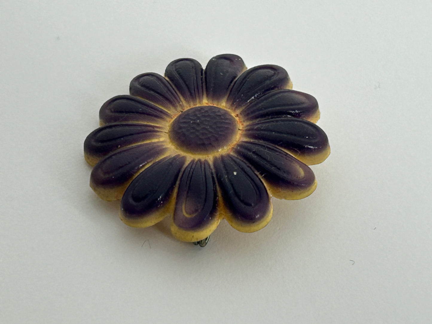 Vintage 1950s Cute Plum Purple Plastic Flower Pin Brooch