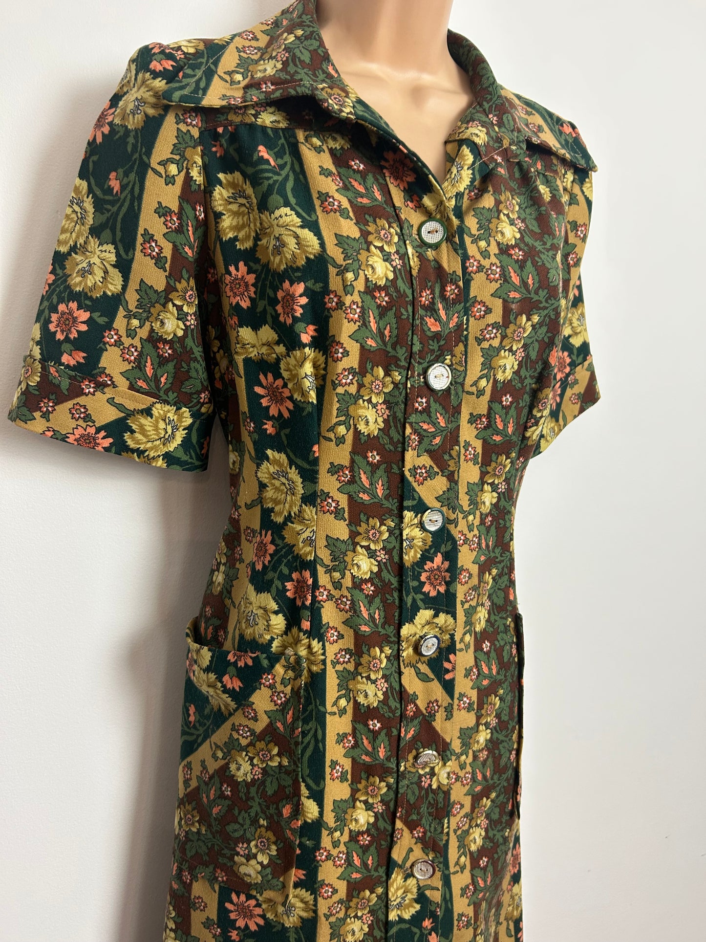 Vintage 1970s 12 Brown Beige & Green Stripe & Floral Print Mod Shift Dress
