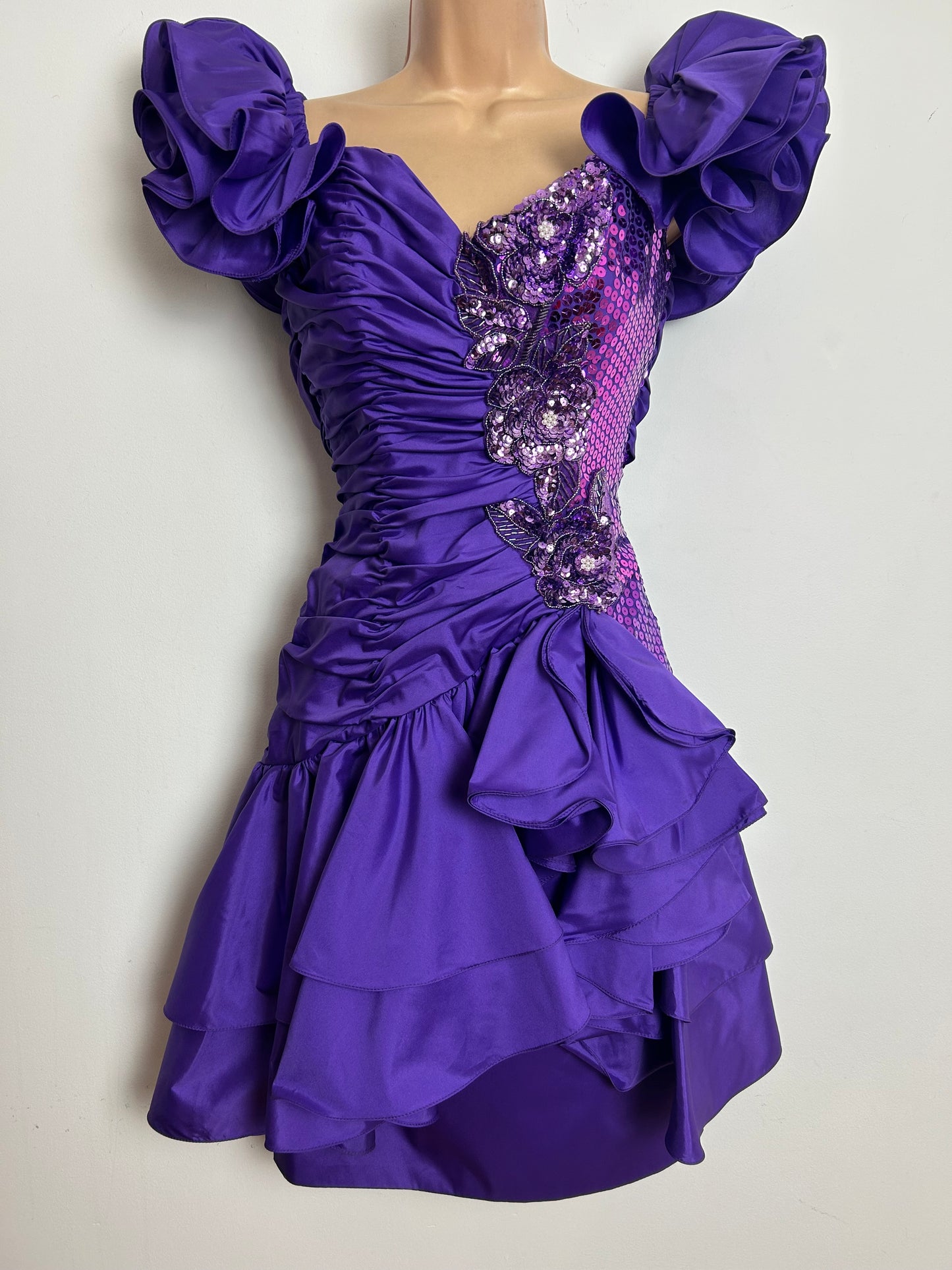 American Vintage 1980s Size 12 Purple Sequin Embellished Ruffle Sleeve Party Prom Dress