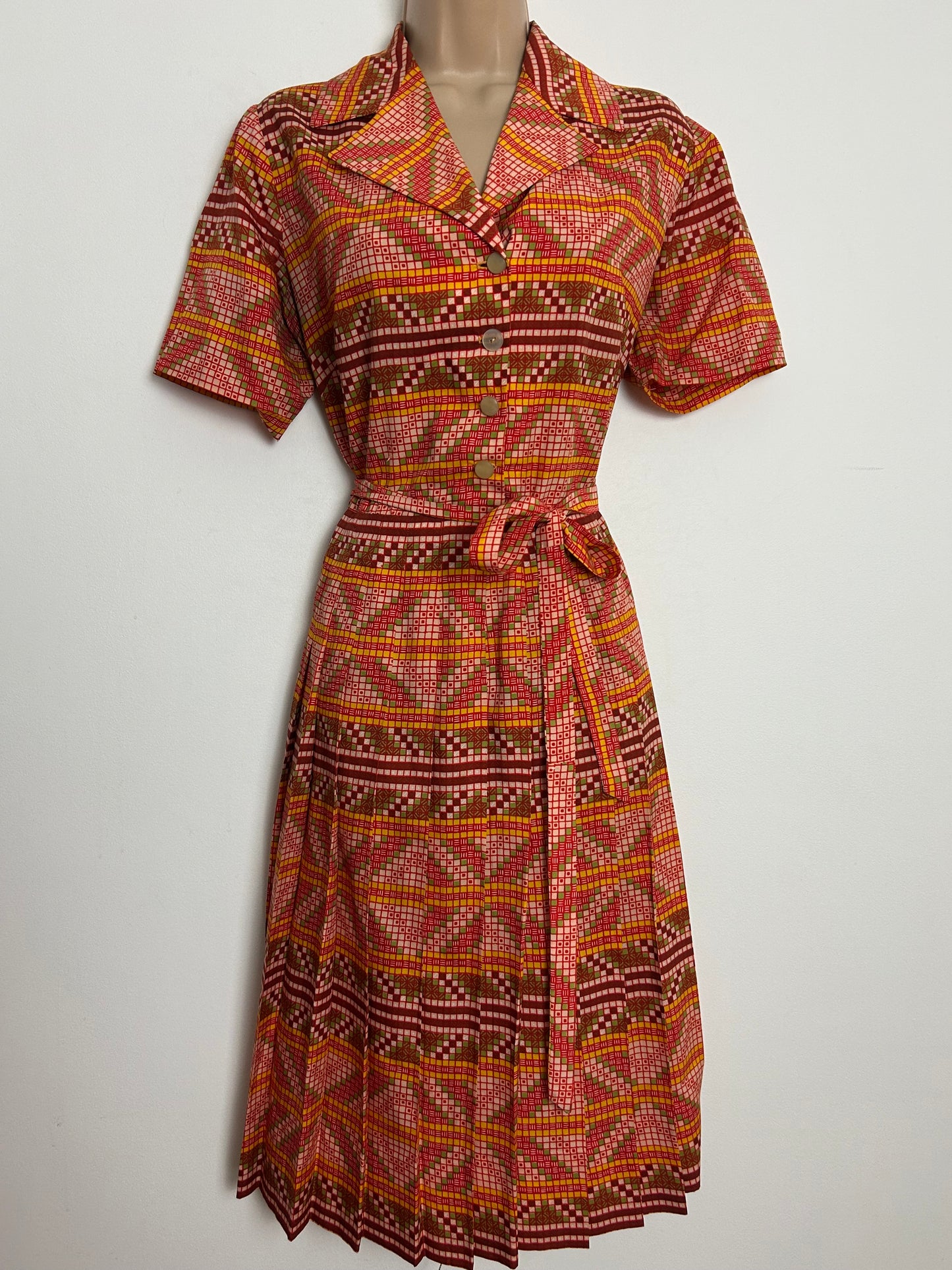 Vintage 1970s Size 14 Red Green & Yellow Abstract Geo Print Belted Pleated Mod Day Dress
