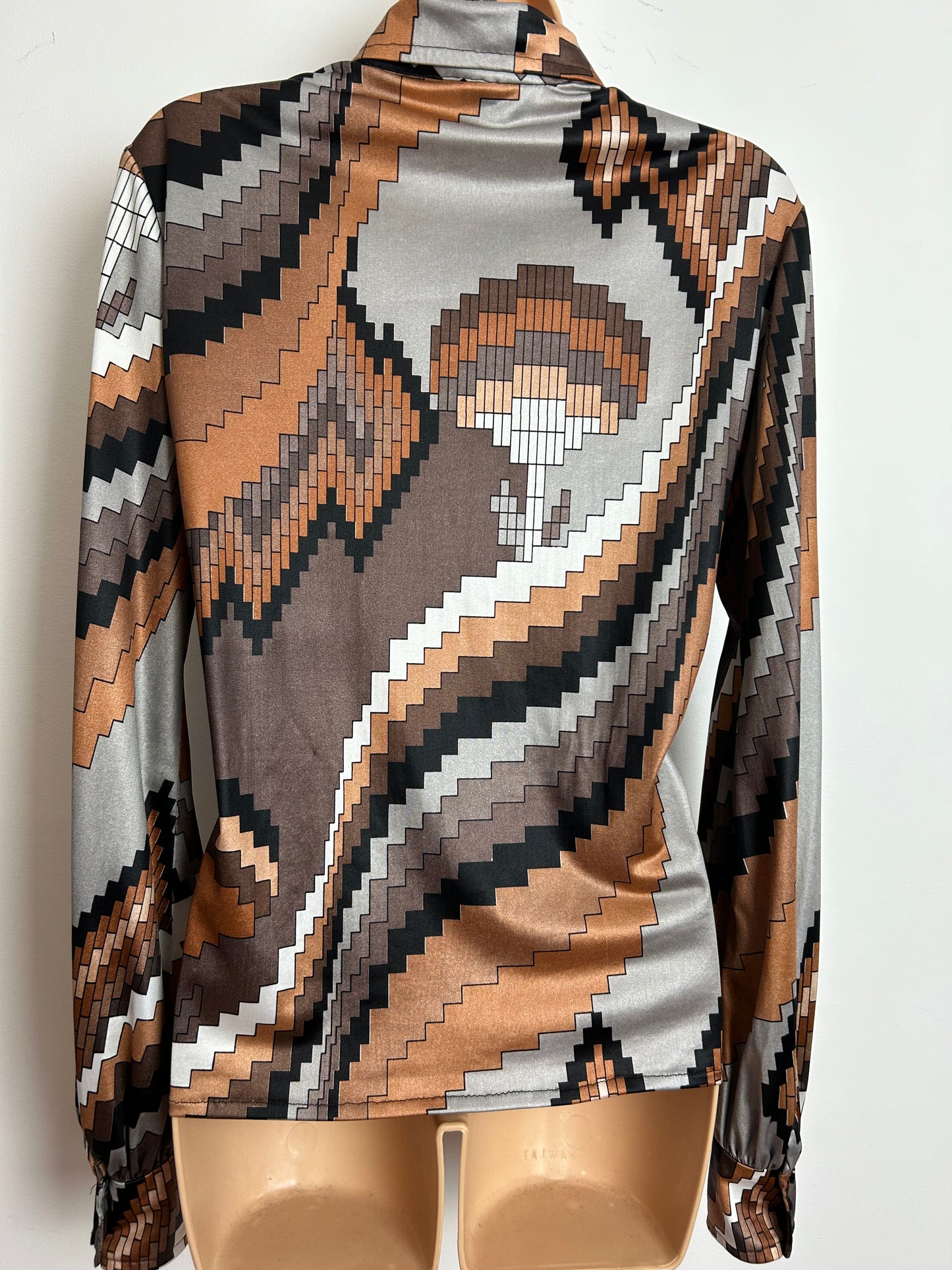 Vintage 1970s VILEDA Size 14 Brown & Grey Tones Geo Print Dagger Collar Long Sleeve Shirt