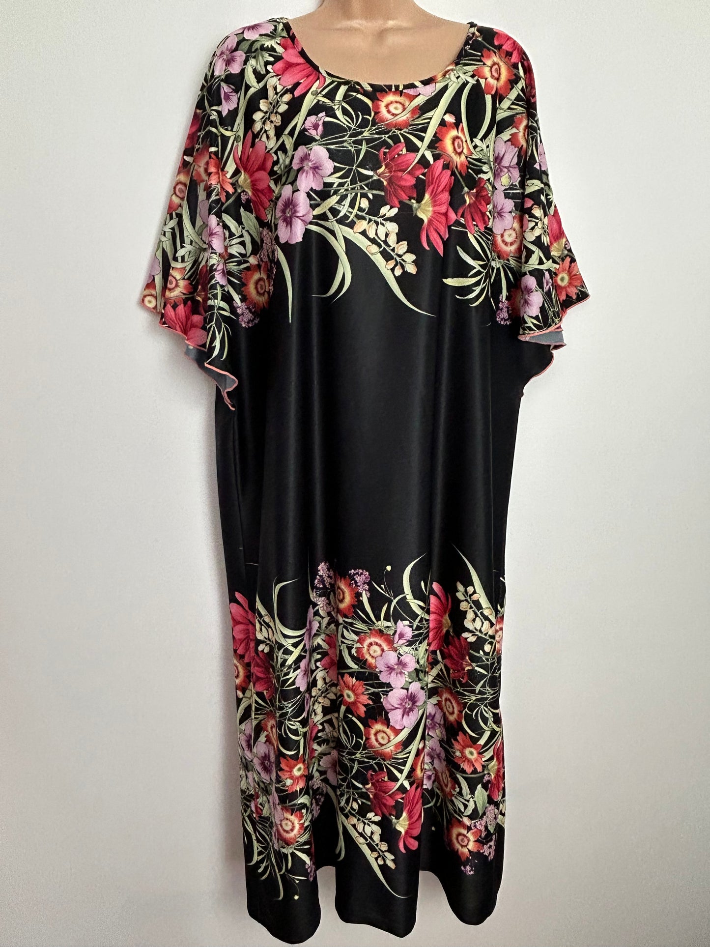 Vintage 1980s One Size Black Floral Print Flared Short Sleeve Midi Length Kaftan Dress