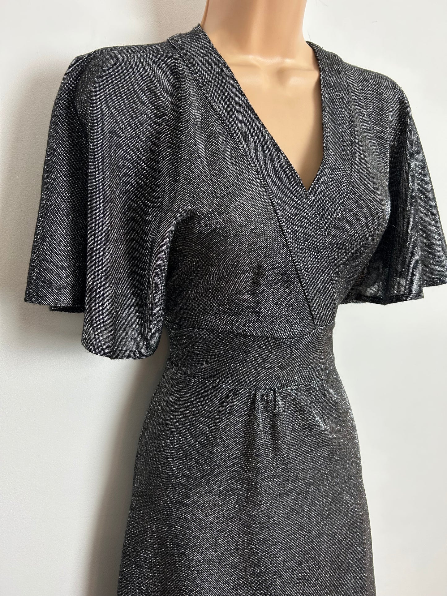 Vintage 1970s ARIES Size 10 Black & Silver Lurex Glittery Flutter Sleeve Tie Back Xmas Party Evening Dress