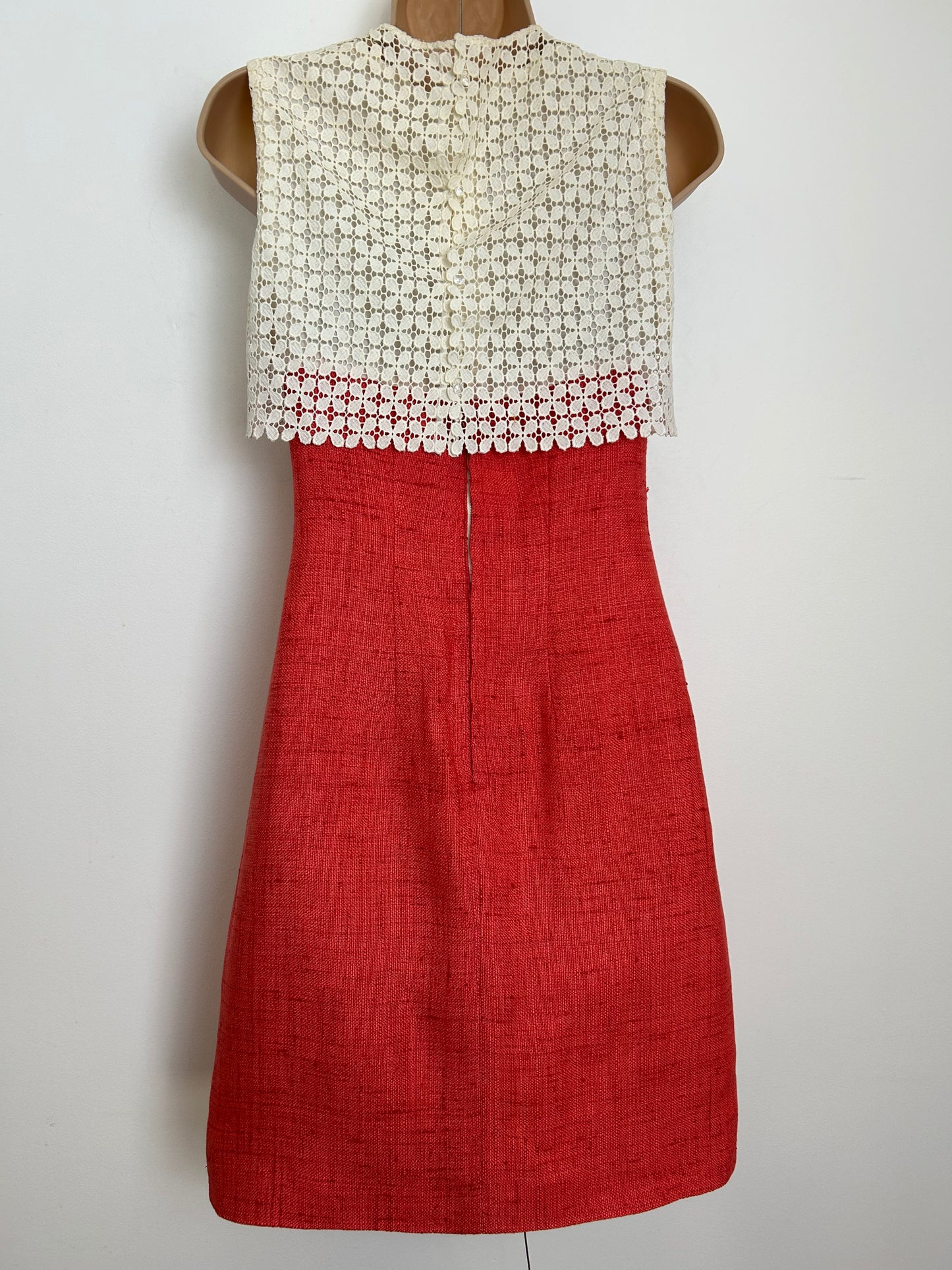Vintage 1960s Size 6 Terracotta & Cream Lace Overlayer Fitted Occasion Dress
