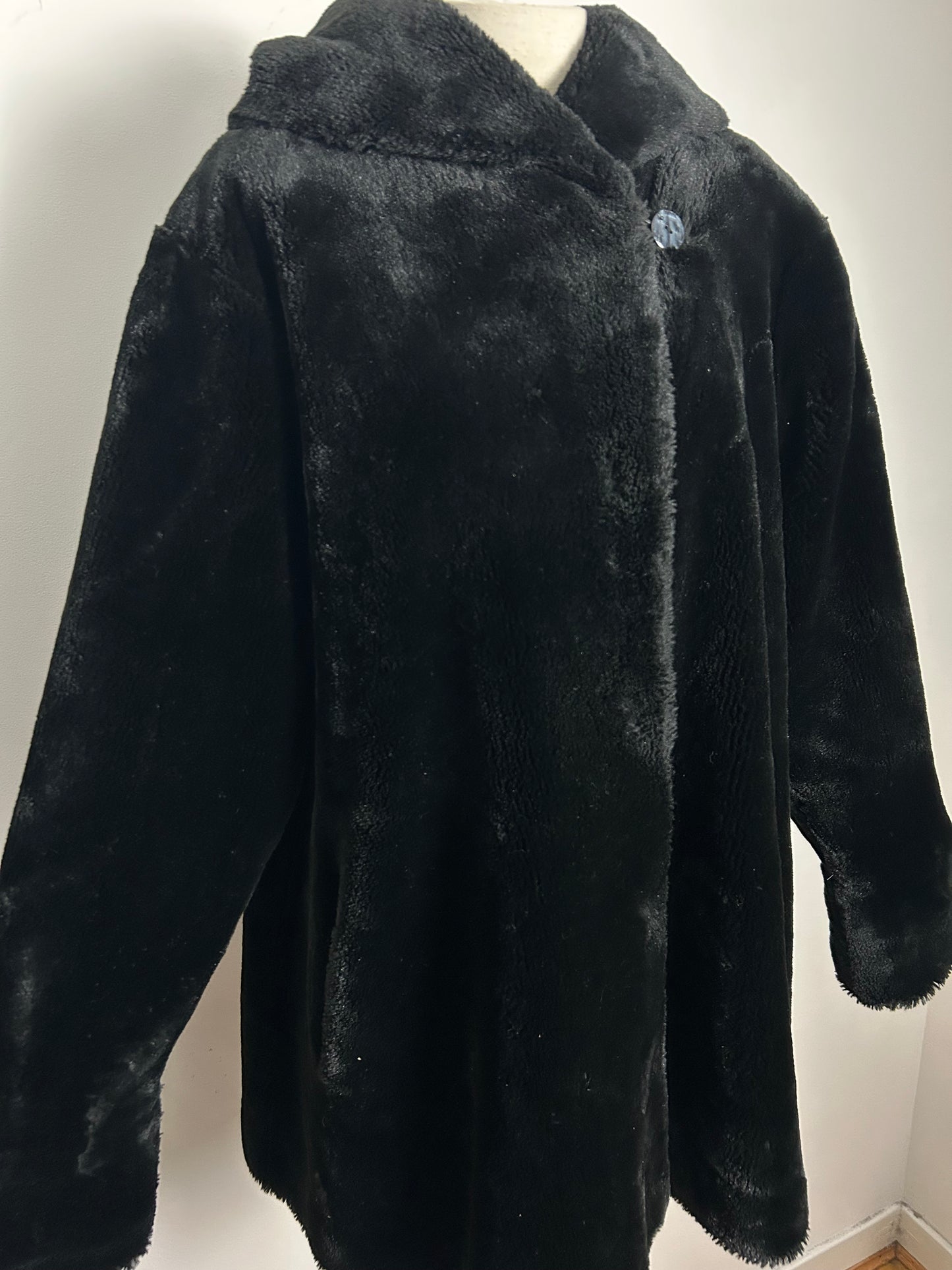 Vintage 1980s CLASSICS Up To Size 16 Black Hooded Faux Fur Coat