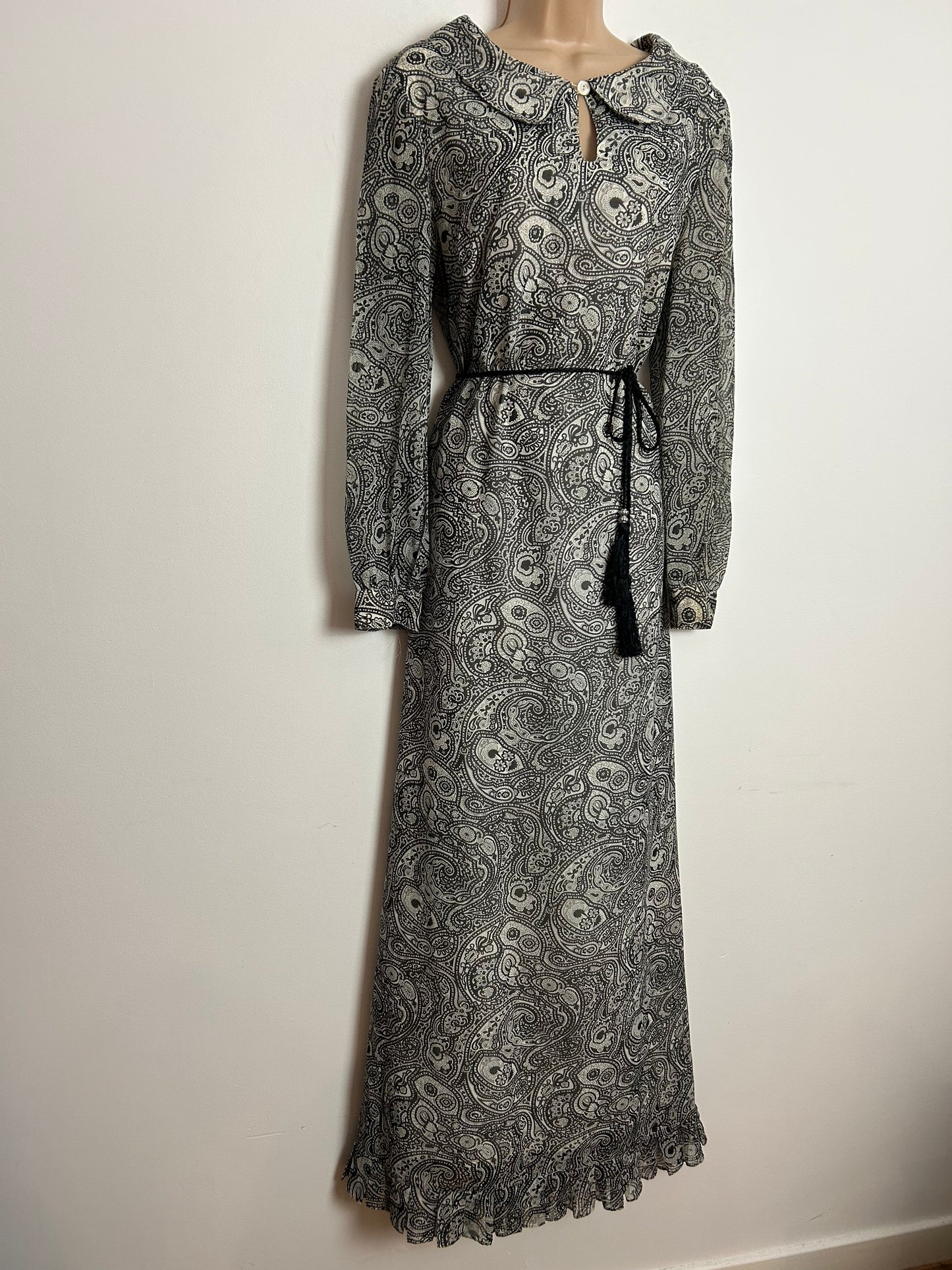 Vintage 1960s Designer BOB SCHULTZ LONDON UK Size 14 Black & White Paisley Print Kaftan Style Maxi Dress