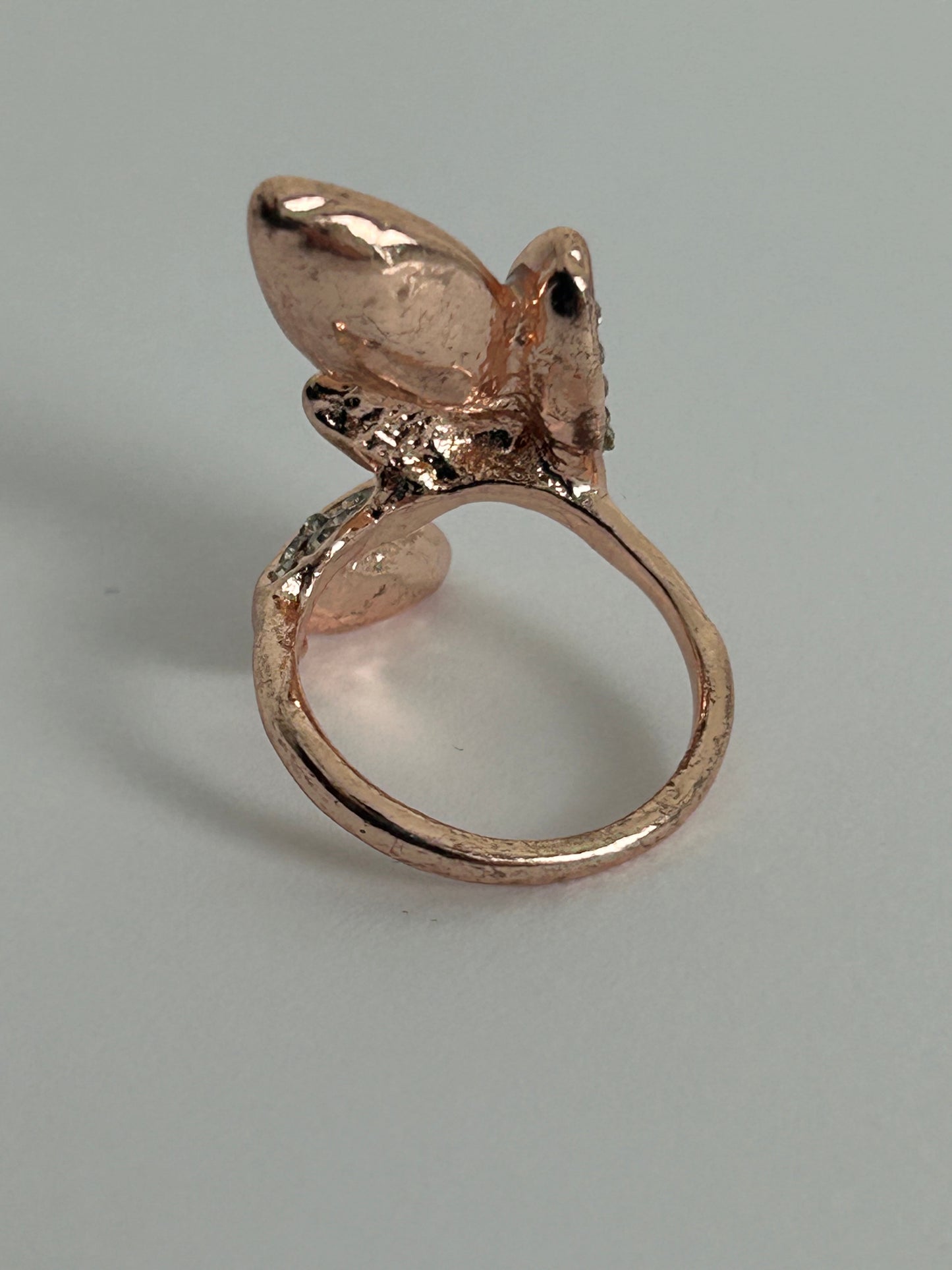 Vintage Pretty Rose Gold Base Metal Glass Stone & Diamante Floral Wrap Ring