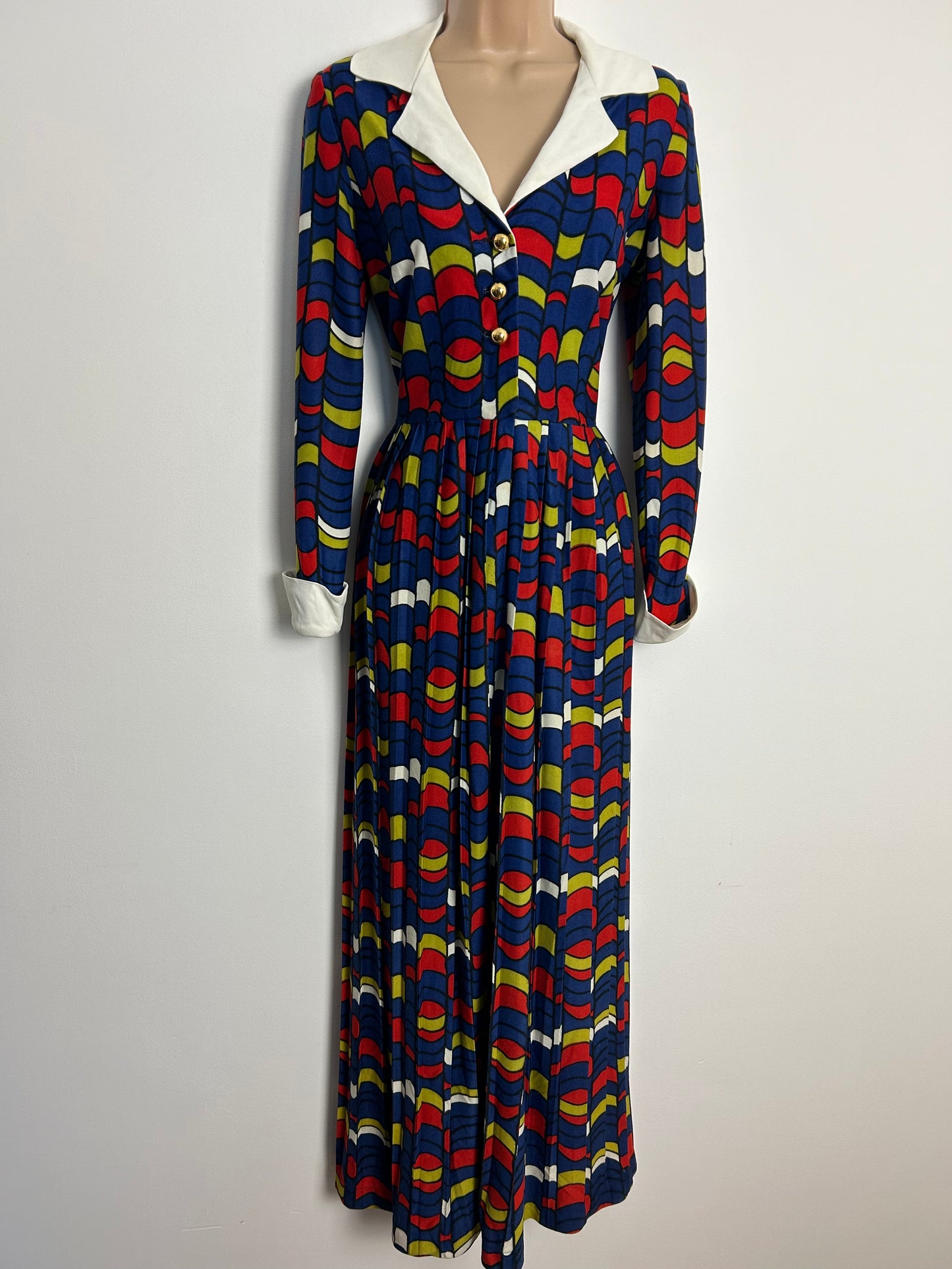 Vintage Early 1970s FRANK USHER UK Size 10 Blue Red & Green Abstract Print Long Sleeve Pleated Maxi Dress