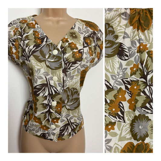Vintage 1980s Size 10-12 Cute White Brown & Grey Floral Print Short Sleeve Cotton Top Shirt Top