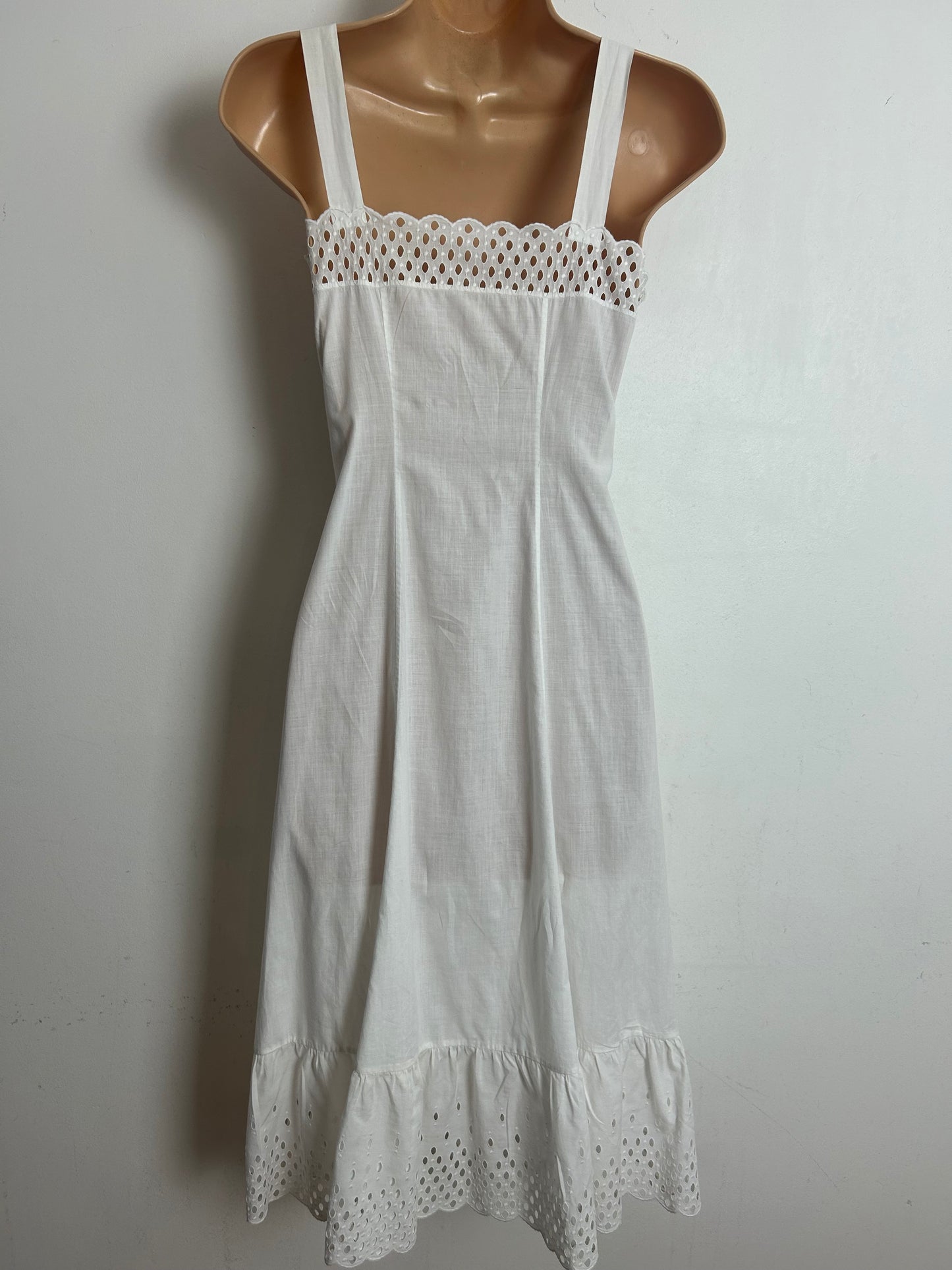 Vintage 1970s Size 10 White Cut Out Detail Cotton Summer Nightdress