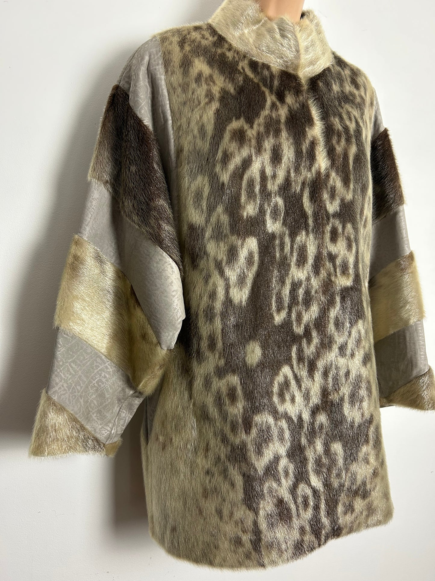 Vintage 1980s SCHRADER Size 12 Beige & Brown Tones Suede & Fur Animal Print Oversize Jacket