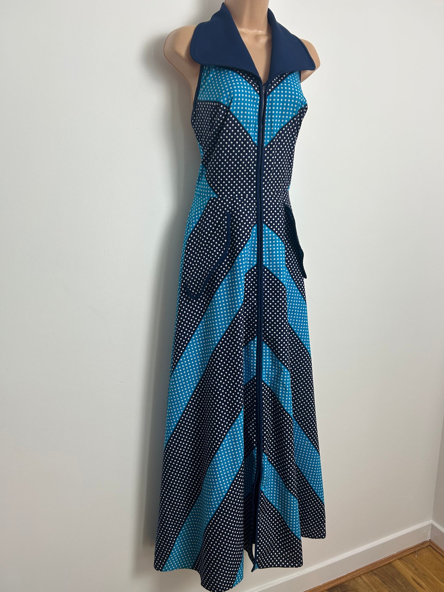 Vintage Early 1970s JEAN ALLEN Size 12 Navy Blue Turquoise & White Polka Dot Halterneck Zip Front Maxi Dress