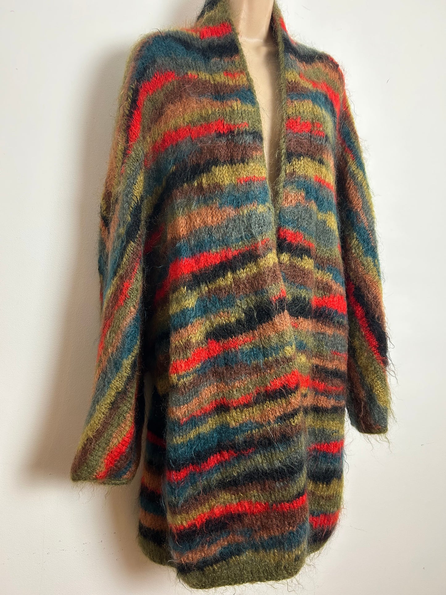 Vintage 1980s ONE SIZE Earthy Green Brown & Red Tones Stripe 3/4 Sleeve Slouchy Long Length Cardigan