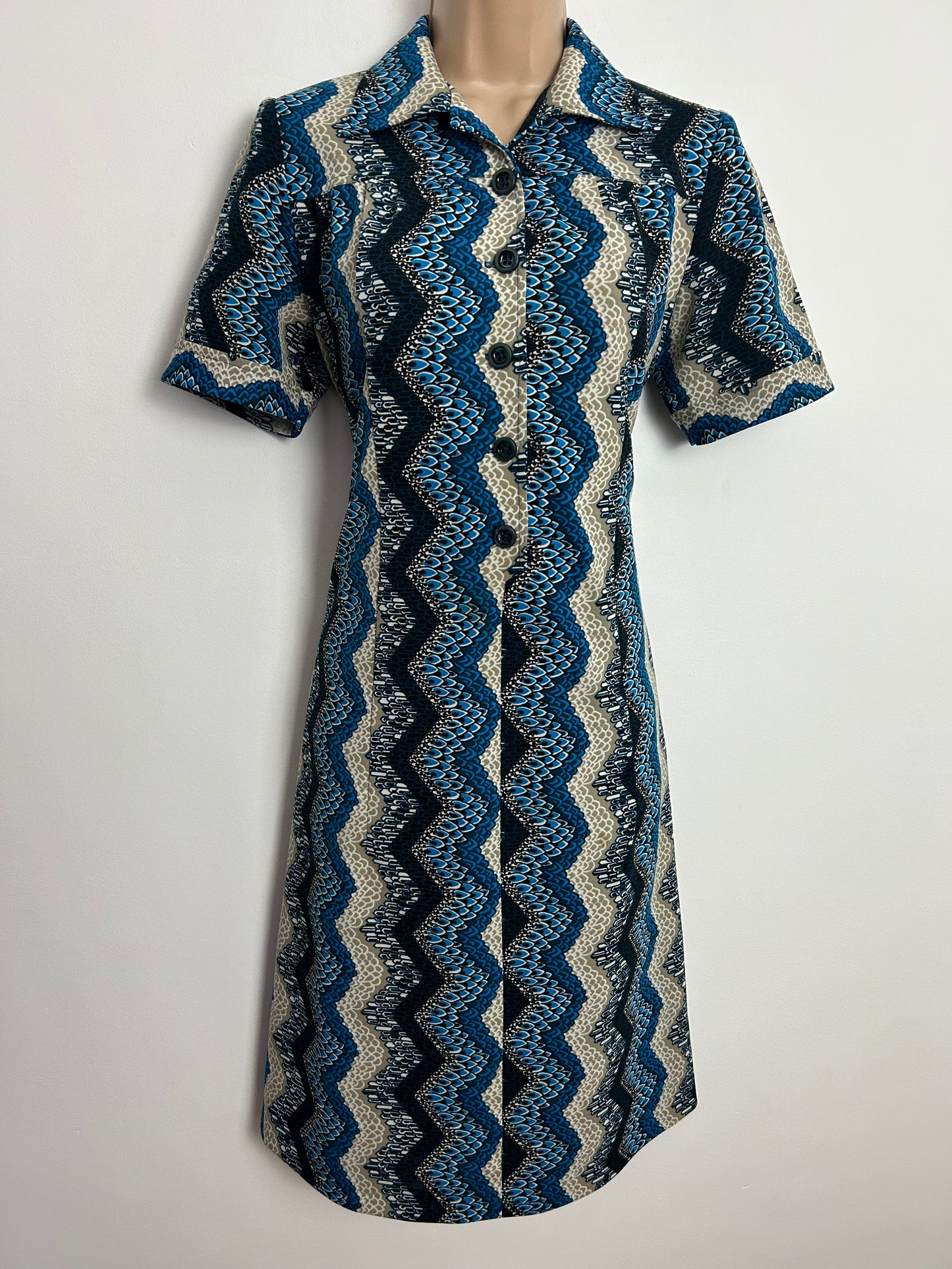 Vintage 1970s UK Size 12 Blue & Beige Abstract Petal Print Short Sleeve Mod Shift Dress