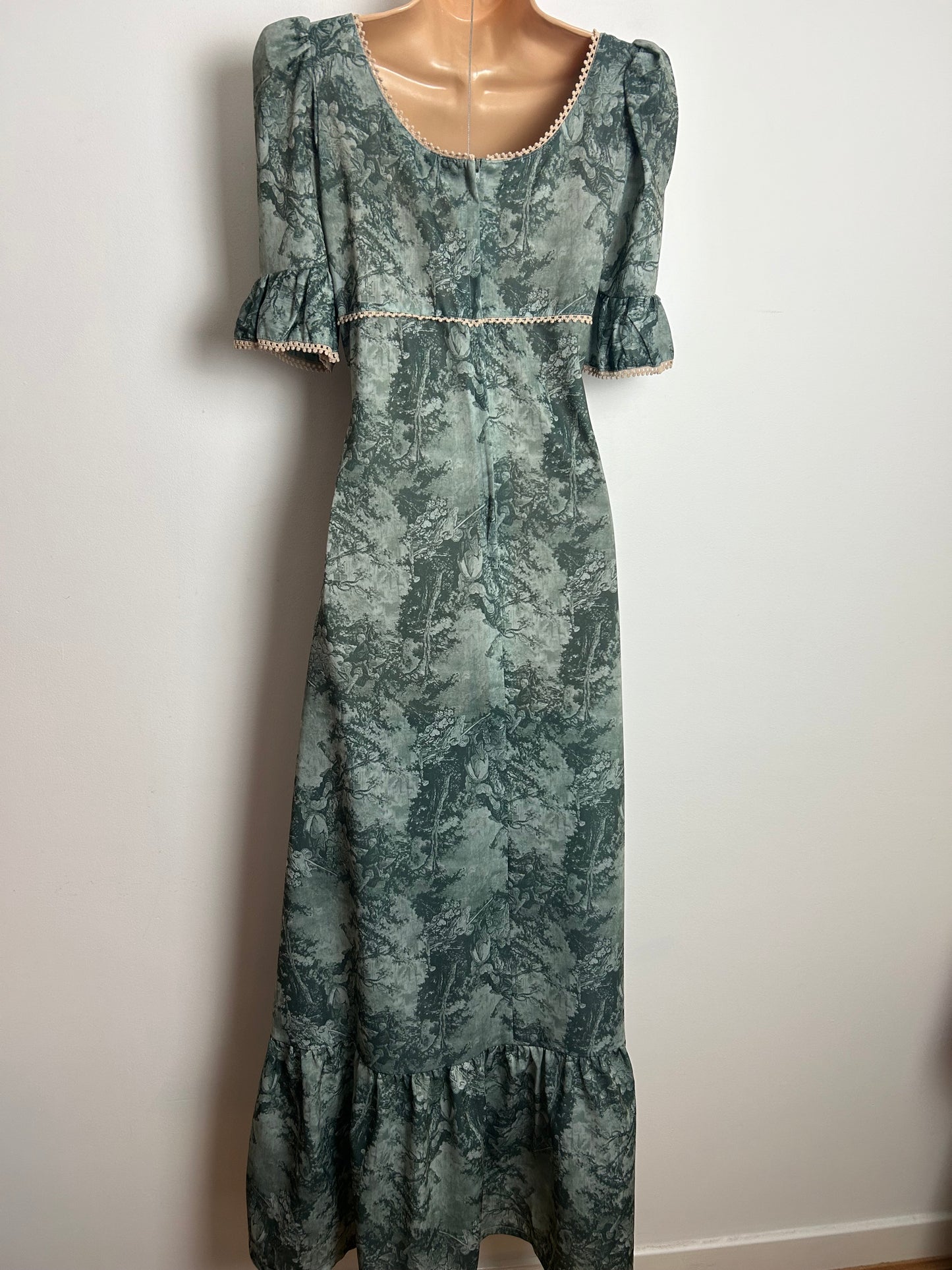 Vintage 1970s Size 8 Incredible Smoky Teal Grey Renaissance Toile De Jouy Novelty Print Maxi Dress