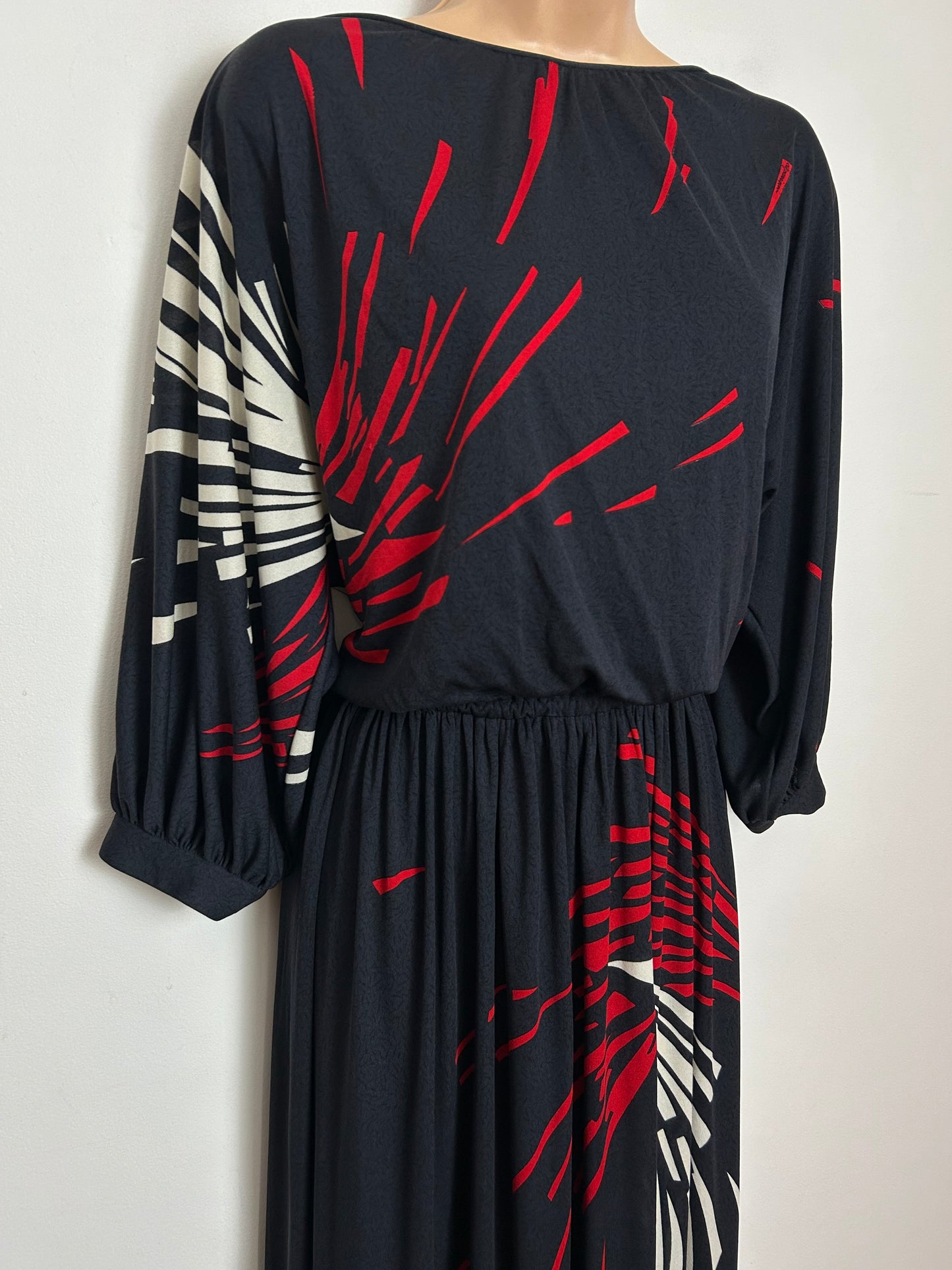 Vintage Late 1970s Rare DE PARISINI Size 12-14 Black White & Red Abstract Stripe Print Signed Silk Jersey Maxi Dress