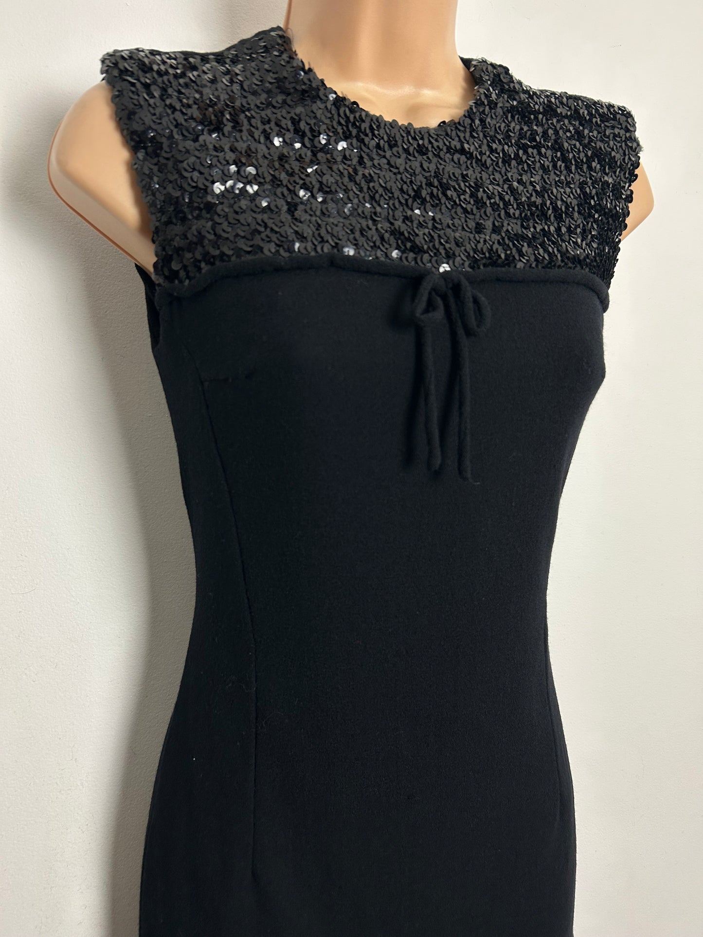Vintage 1960s Size 8 Mod Sequin Detail Little Black Mini Shift Dress