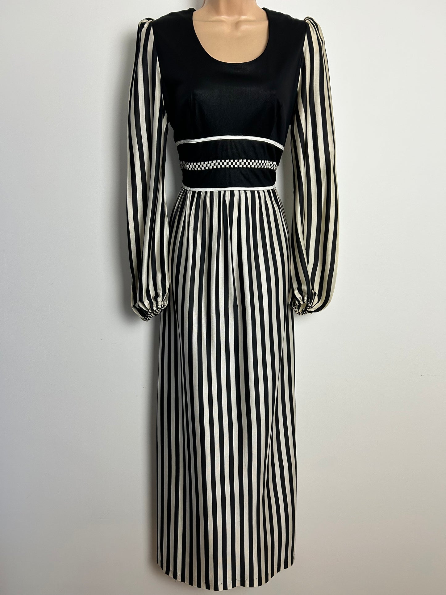 Vintage 1970s DEVONSHIRE LADY Size 10 Black & White Vertical Stripe Long Sleeve Maxi Dress