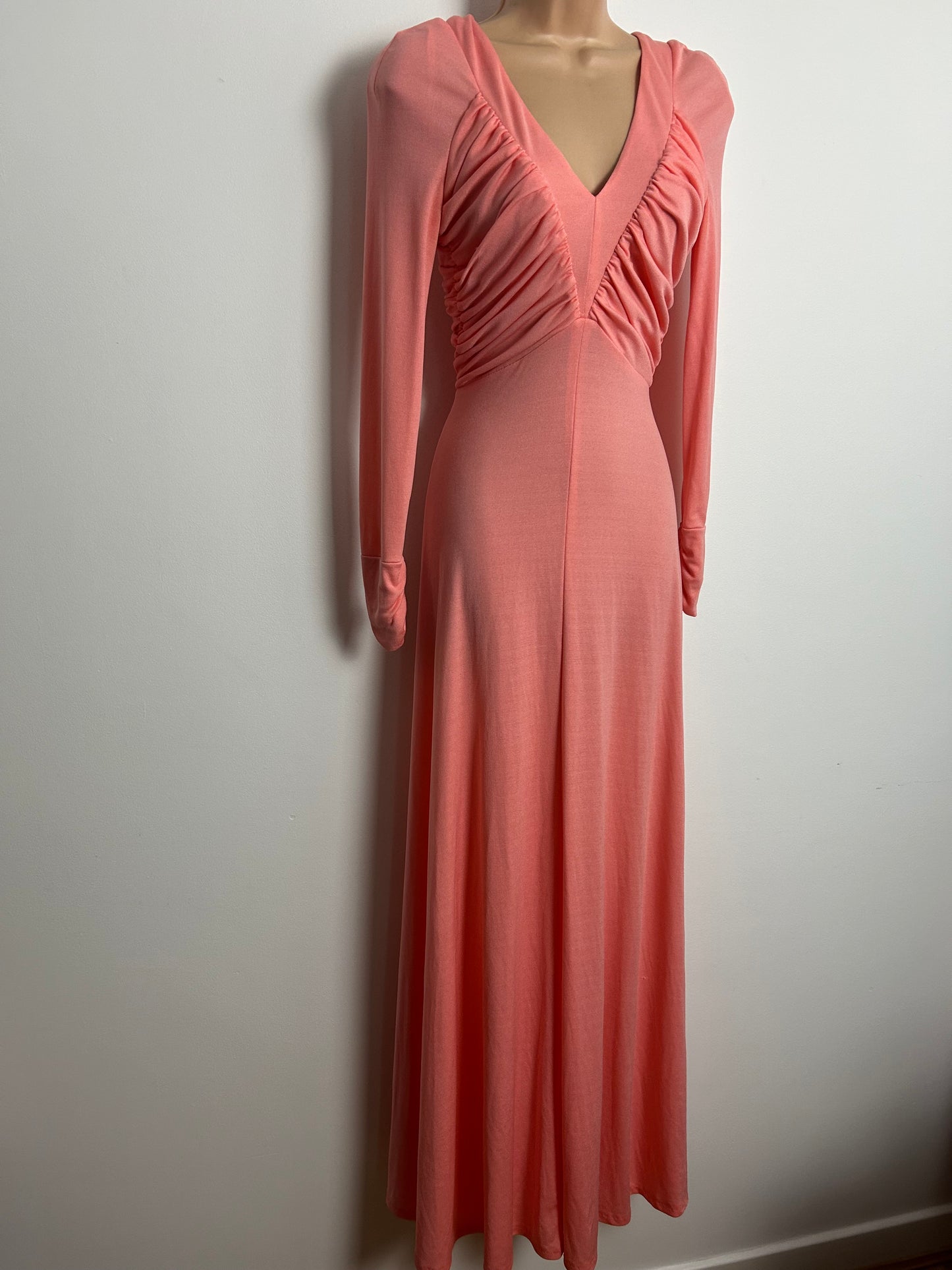Vintage 1970s SHELENA Size 8 Peach Ruched Bodice Detail Long Sleeve Maxi Dress