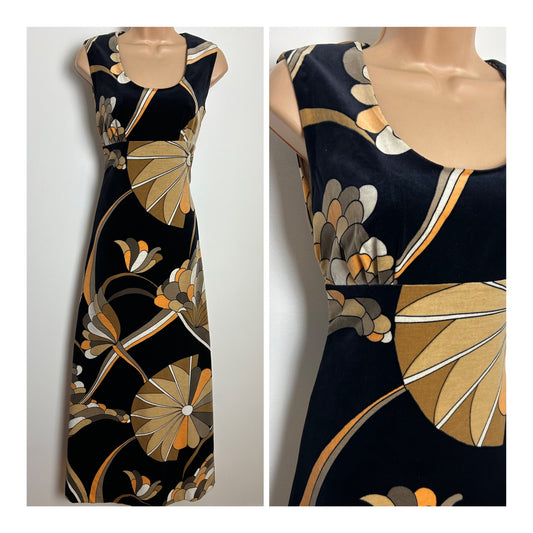 Vintage 1970s Size 6 Black Beige Brown & Orange Floral Print Velvet Sleeveless Maxi Dress