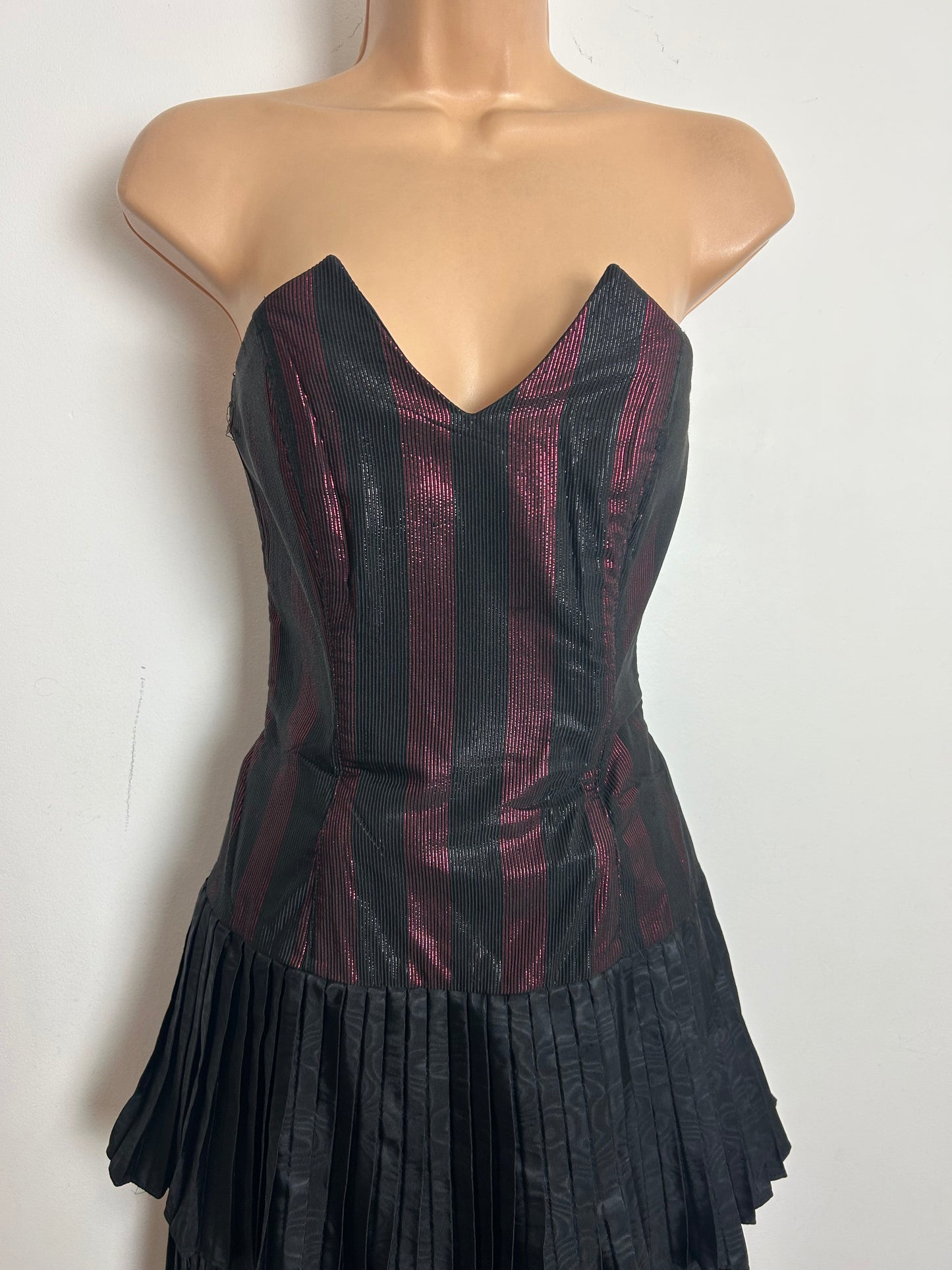 Vintage 1980s Size 8 Black & Metallic Pink Strapless Pleated Double Layer Party Prom Dress
