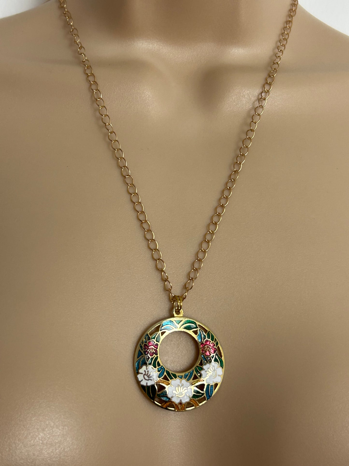Vintage Gold Tone & Cloisonne Enamel White Red & White Floral Pendant With Necklace