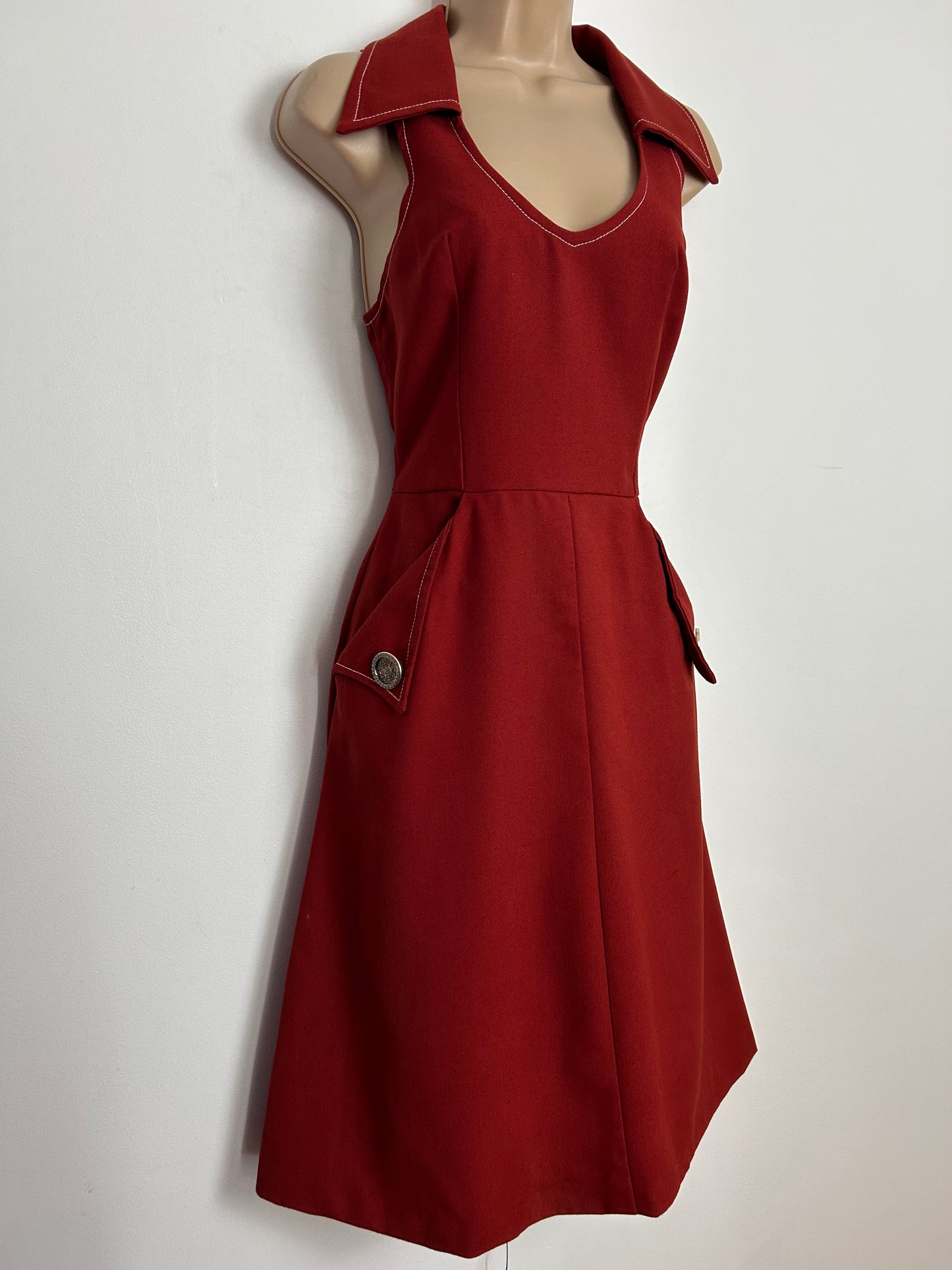 Vintage 1970s MICHAEL SINCLAIR Size 6 Brick Red Sleeveless Wide Collared Pocket Detail Fit & Flare Mod Dress