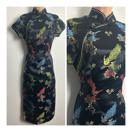 Vintage 1990s Size 10 Black Green Blue & Gold Floral & Peacock Pattern Cheongsam Midi Dress