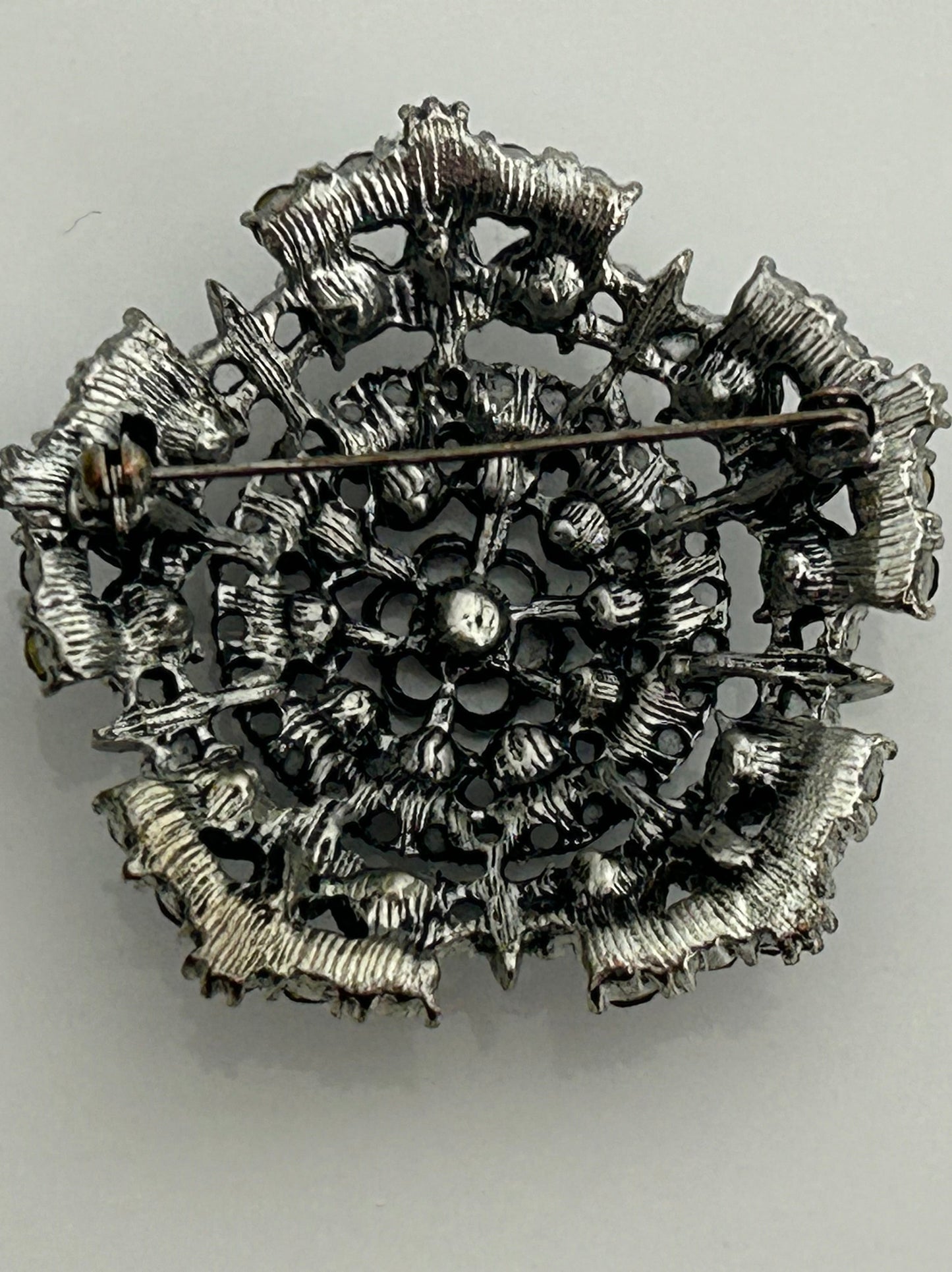 Vintage 1970s Silver Tone & Black Stone Set Brooch