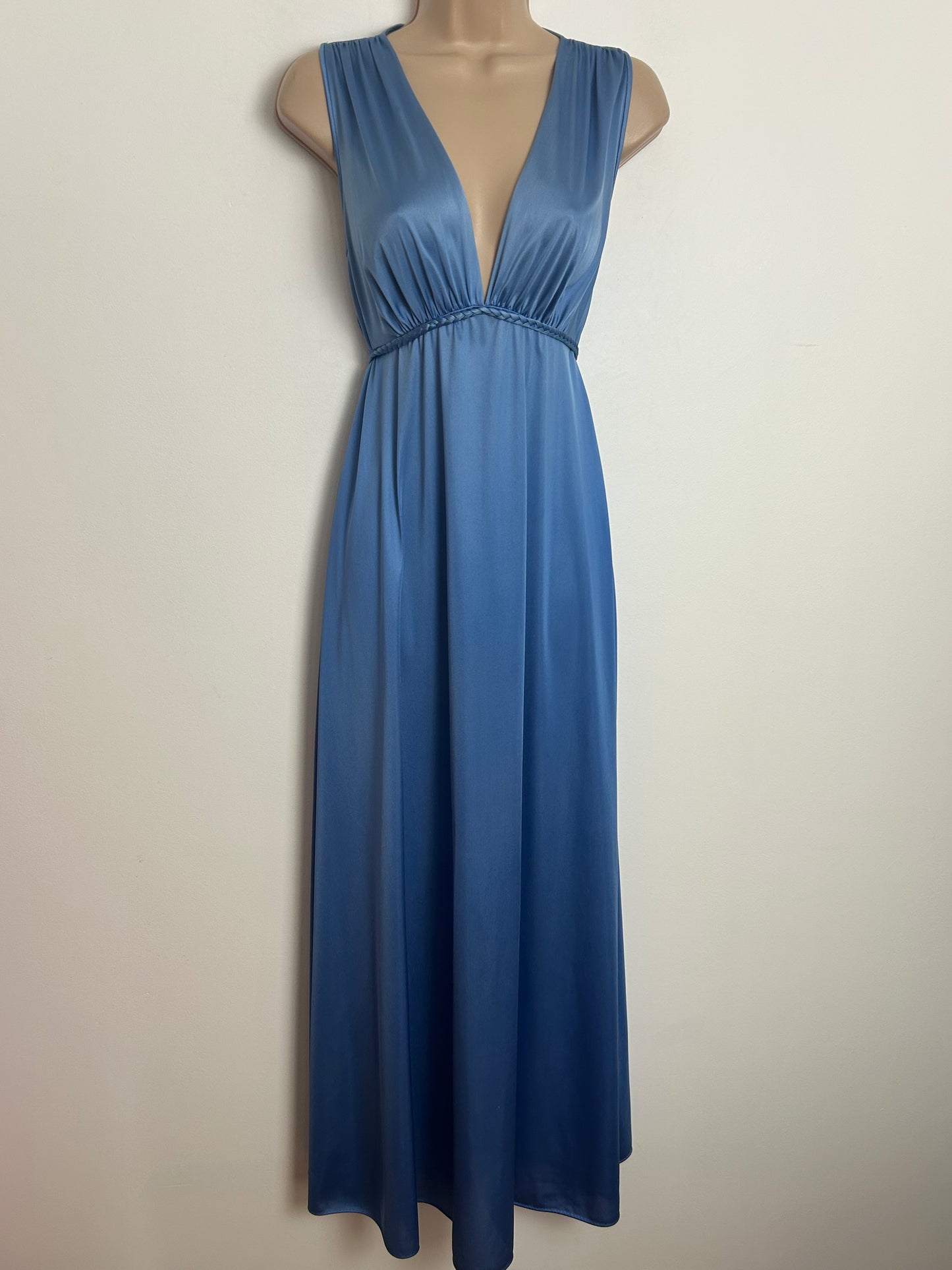 Vintage 1970s Size 8 Dusky Blue Nylon Plait Tie Back Full Length Negligee Nightdress