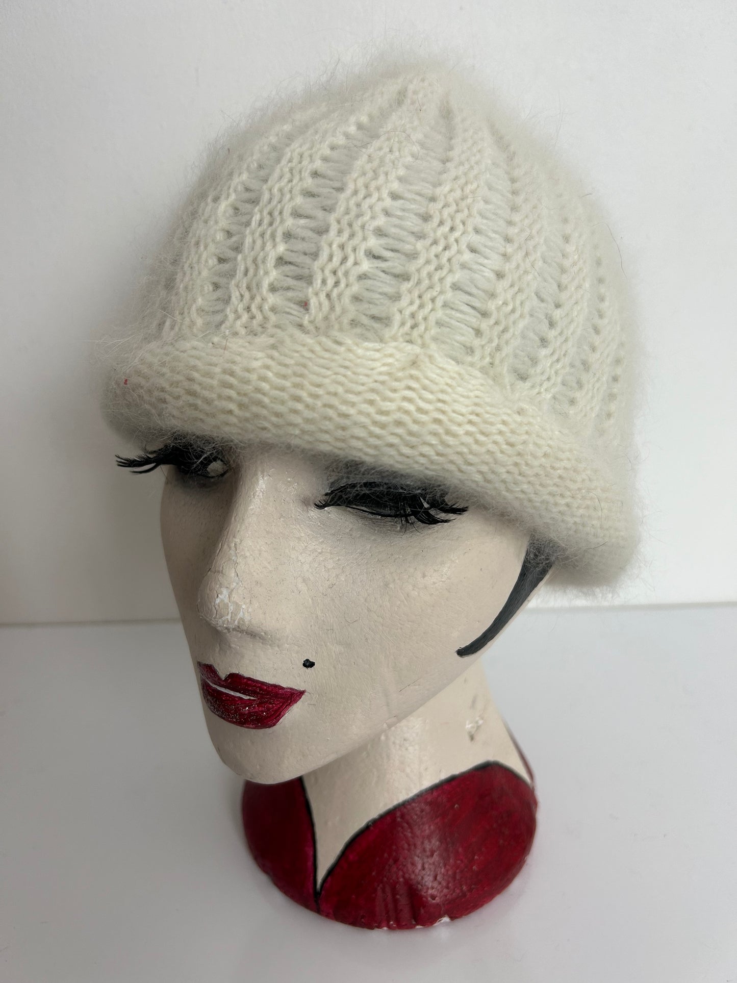 Vintage Cream Wool & Angora Semi Chunky Knit Pull On Beanie Style Hat