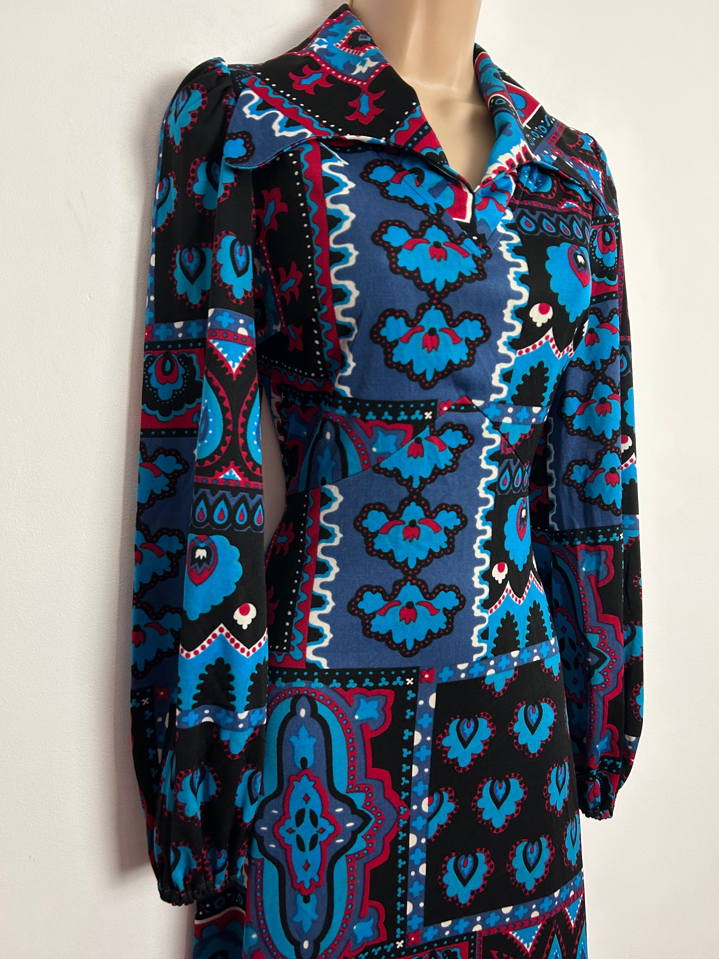 Vintage 1970s UK Size 10 Black Blue & Red AMAZING Abstract Print Long Sleeve Boho Maxi Dress